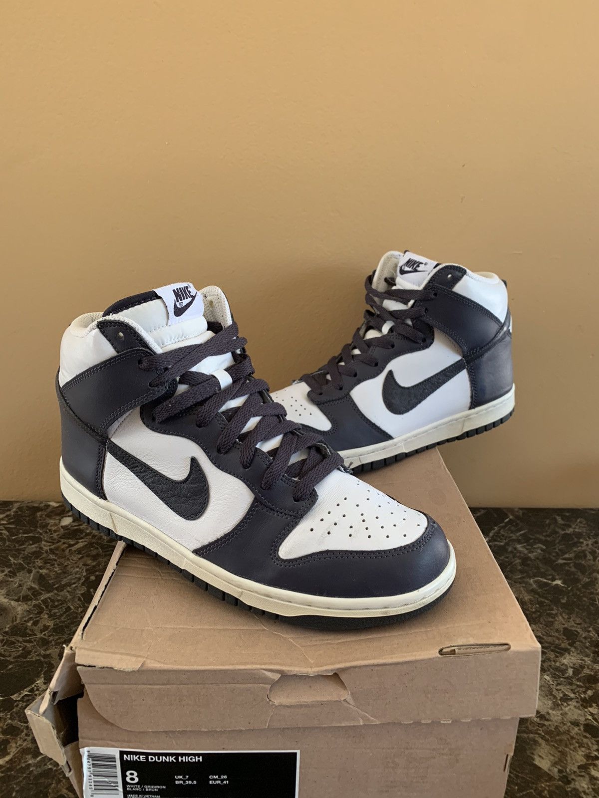 Nike Vintage Nike Dunk High 2010 Ostrich Pack Gridiron Grey Size US 8 / EU 41 - 1 Thumbnail
