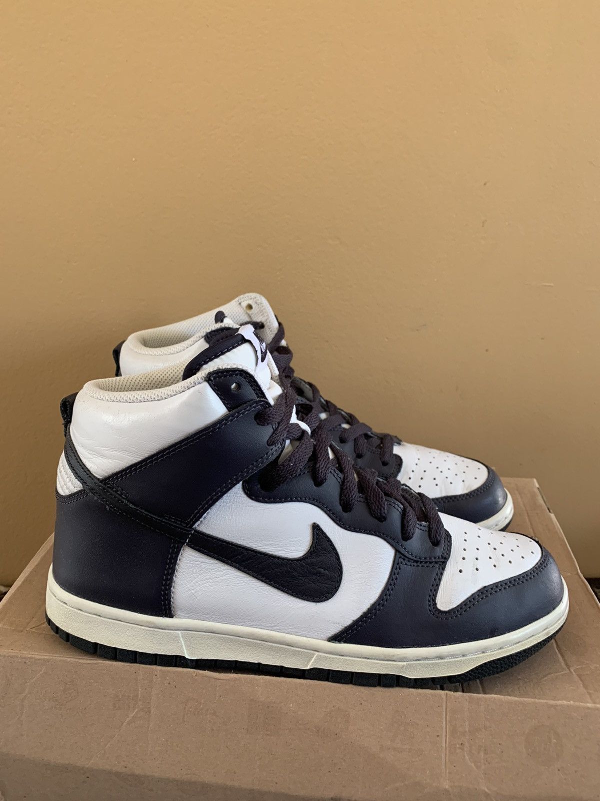 Nike Vintage Nike Dunk High 2010 Ostrich Pack Gridiron Grey Size US 8 / EU 41 - 2 Thumbnail