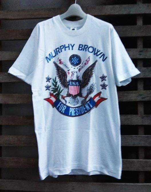 Vintage Vintage 90s movie televisyen Murphy Brown tshirt Size US L / EU 52-54 / 3 - 1 Thumbnail