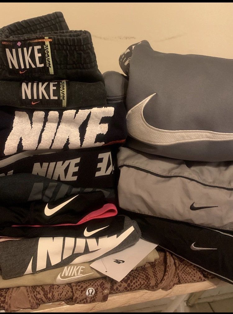 Shops vintage nike reseller bundle