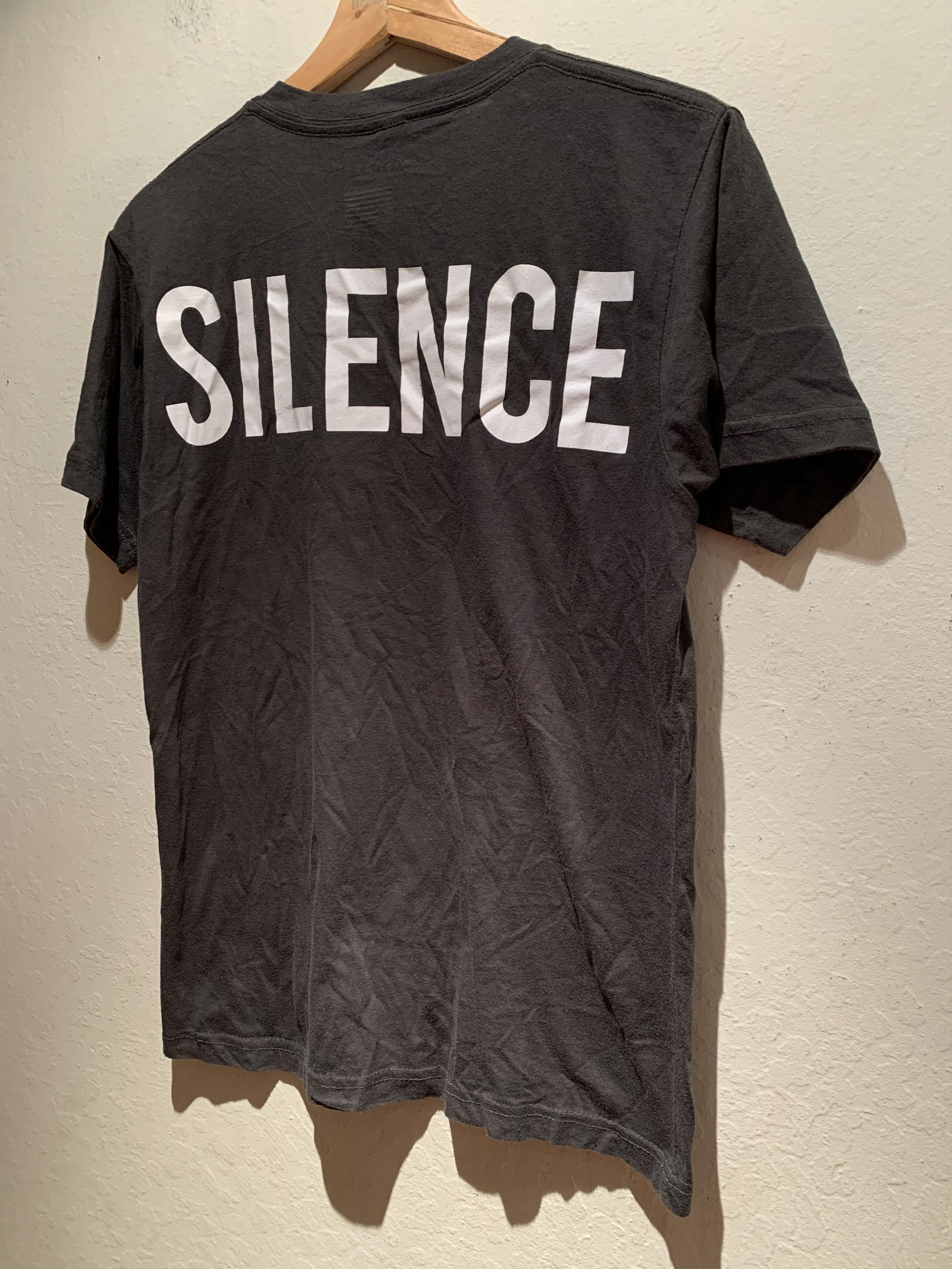 Black Scale × Vintage *RARE* Vintage Black Scale SILENCE USA-Made V-Neck T-Shirt Size US M / EU 48-50 / 2 - 1 Thumbnail