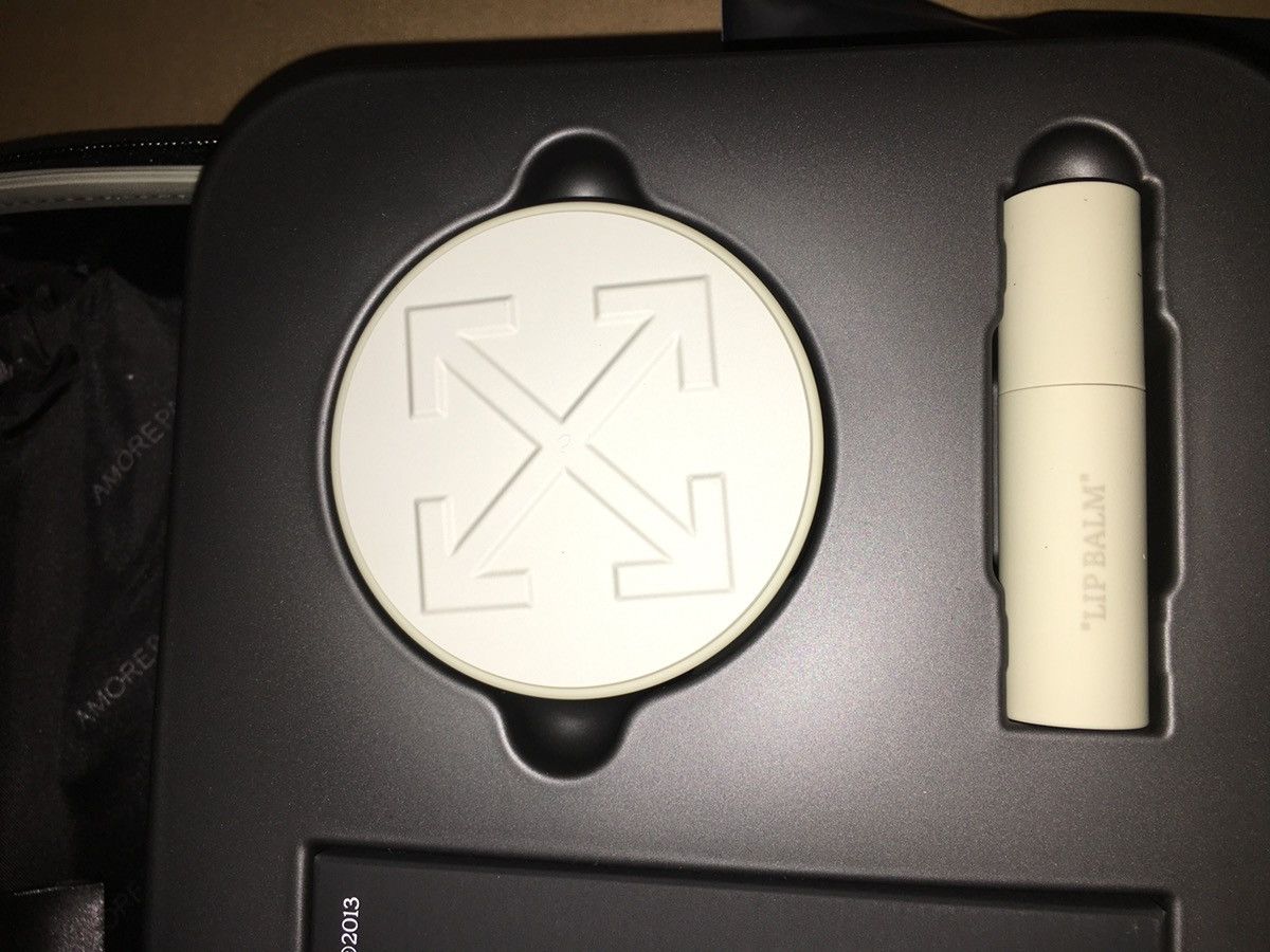 Off-White Off-White x Amorepacific Protection Kit Limited Edition Size ONE SIZE - 16 Thumbnail