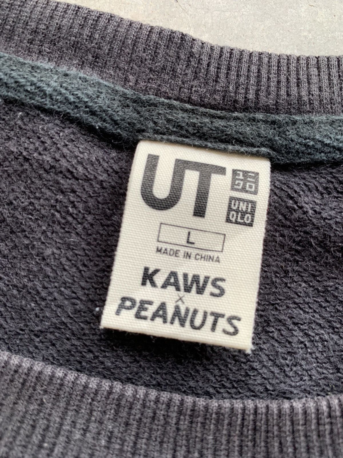 Kaws Vintage Sun Faded Kaws Uniqlo Sweatshirt Size US L / EU 52-54 / 3 - 5 Thumbnail