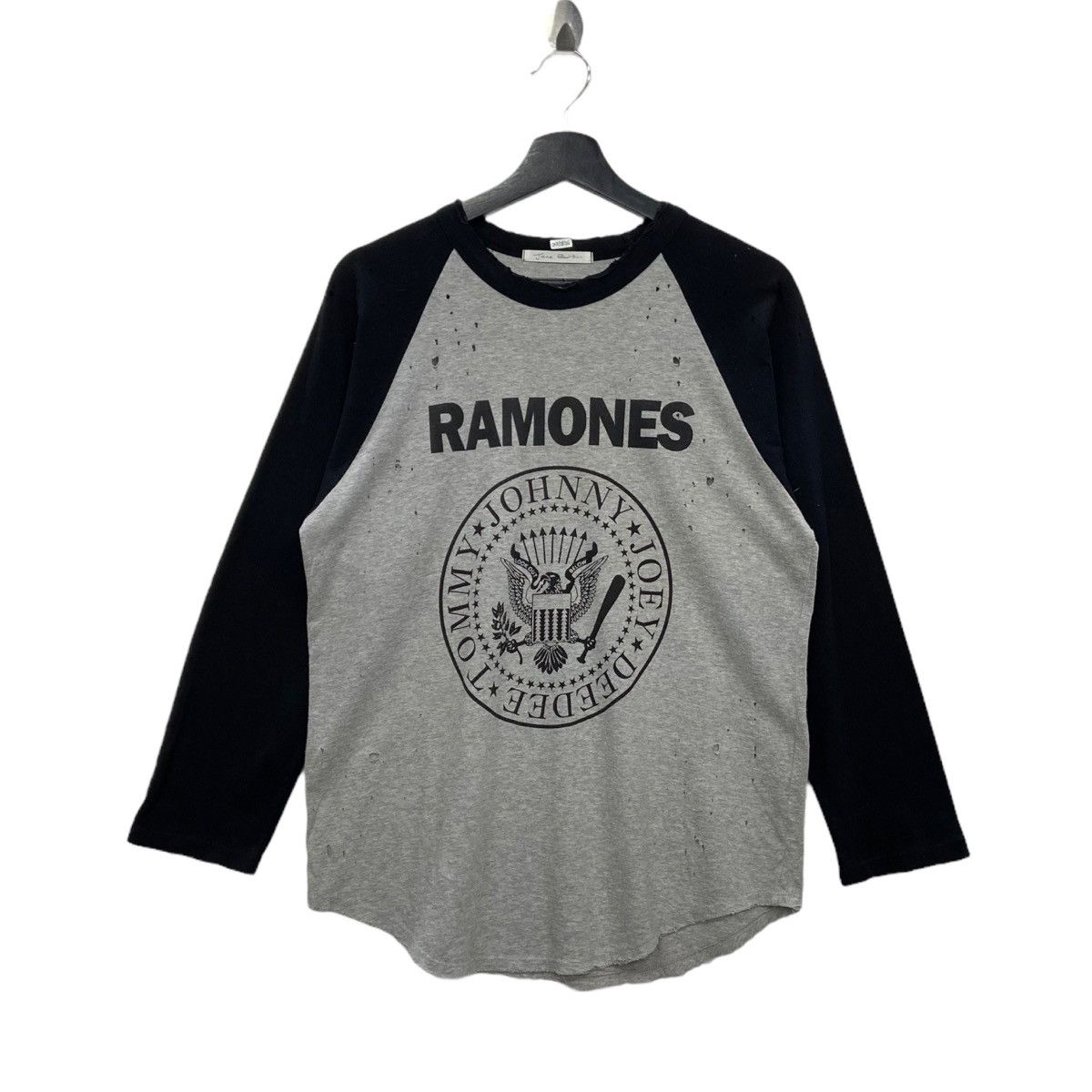 Band Tees Rare!! RAMONES band originally distressed tee Size US M / EU 48-50 / 2 - 1 Thumbnail