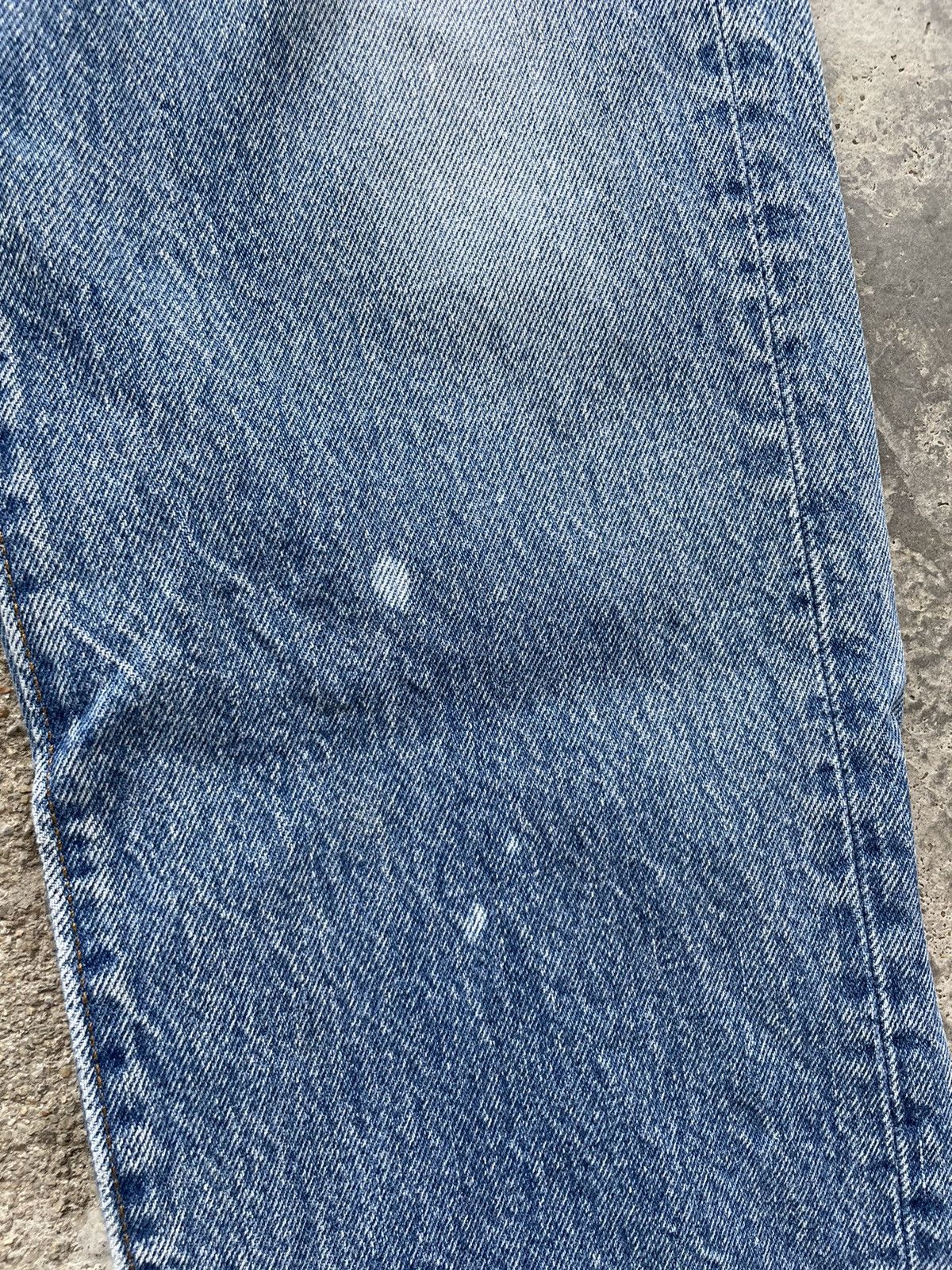 Levi's Vintage 80s Levi’s 501 distress jeans top button #558 Size US 29 - 6 Thumbnail