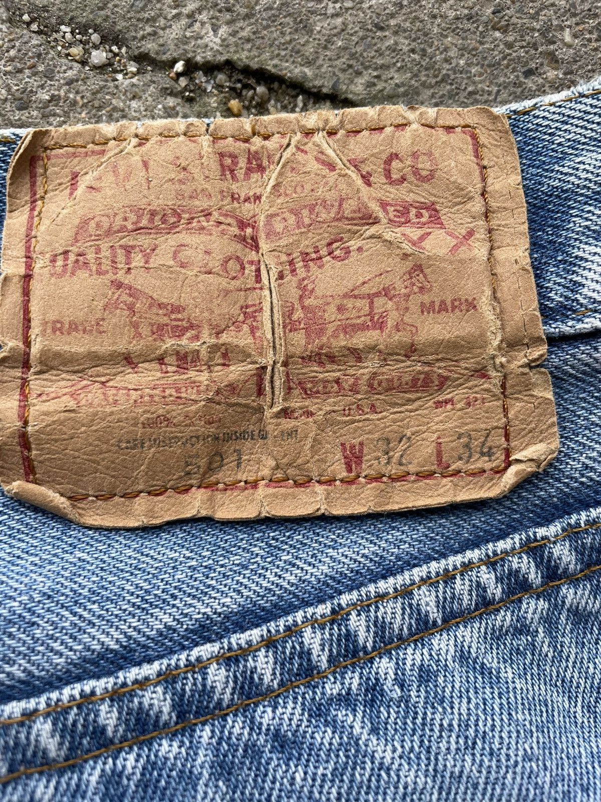 Levi's Vintage 80s Levi’s 501 distress jeans top button #558 Size US 29 - 8 Thumbnail