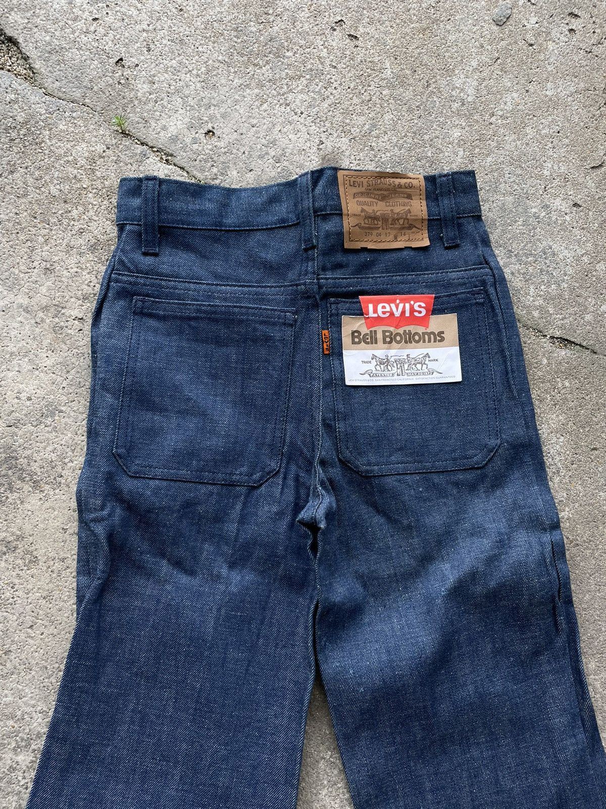 Levi's × Vintage Vintage 70s Levi’s bell buttoms orange tag NOS Size US 26 / EU 42 - 3 Thumbnail