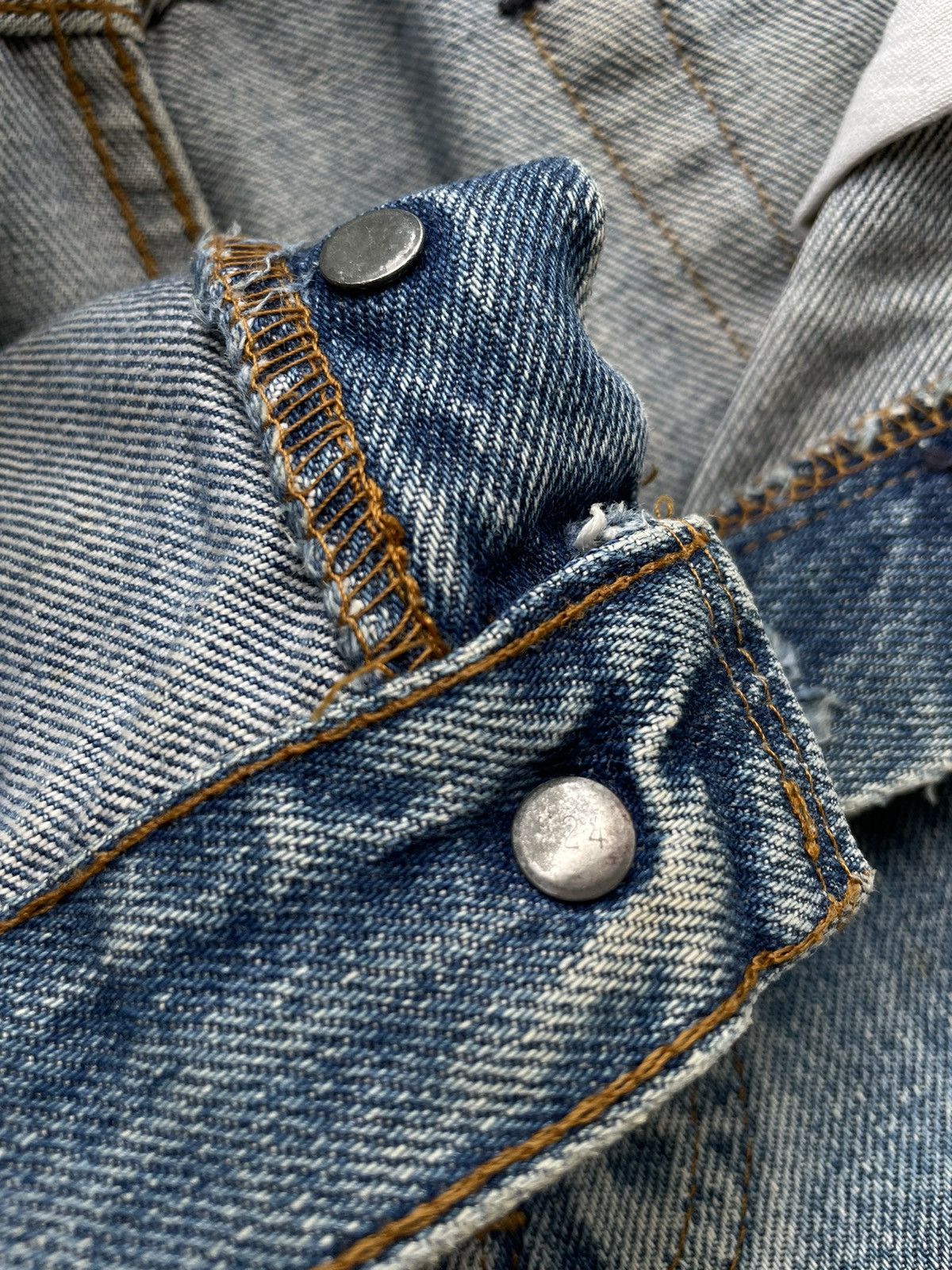 Levi's Vintage 80s Levi’s 501 selvage distress top button #524 Size US 30 / EU 46 - 12 Thumbnail