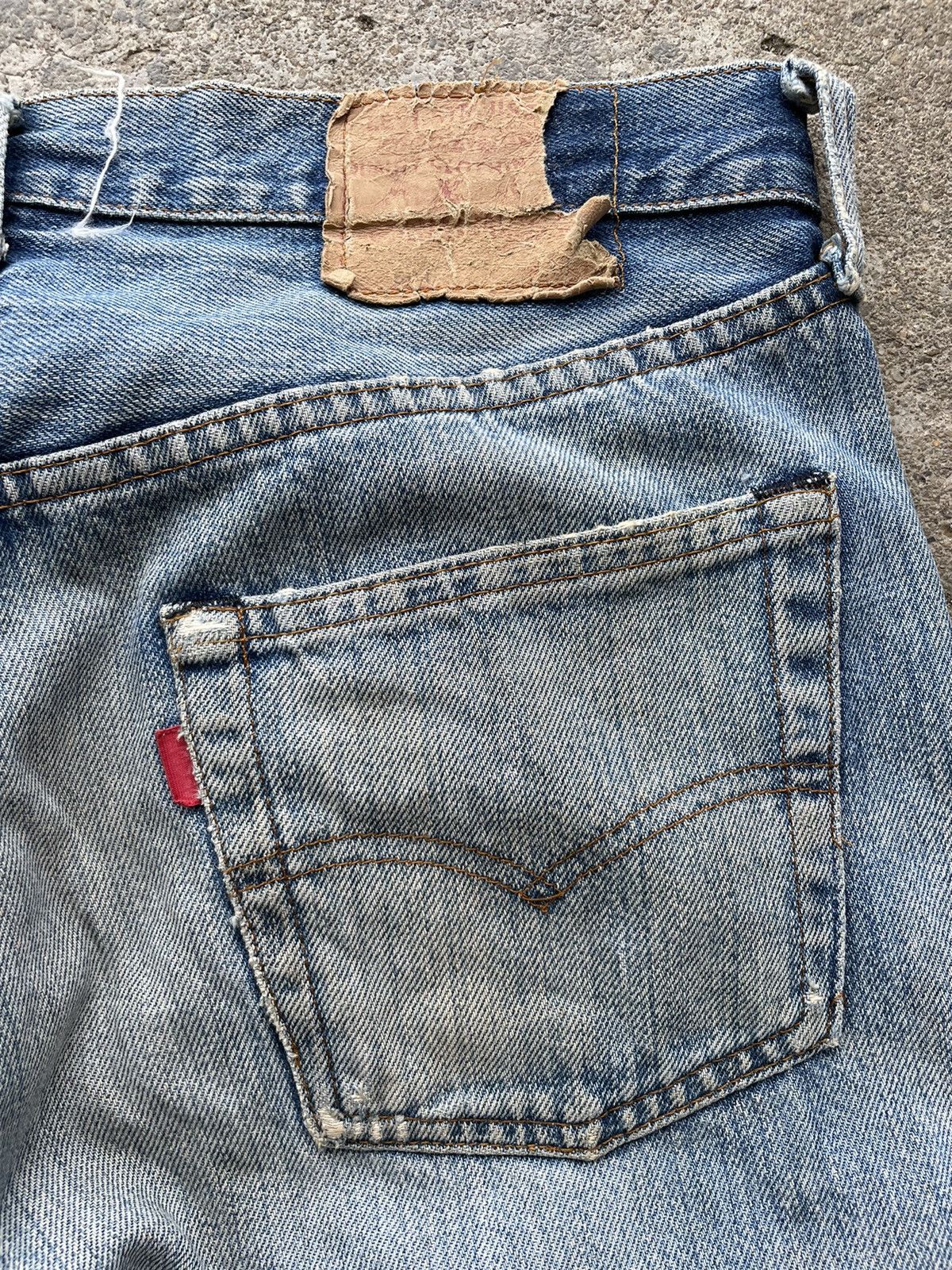 Levi's Vintage 80s Levi’s 501 selvage distress top button #524 Size US 30 / EU 46 - 8 Thumbnail