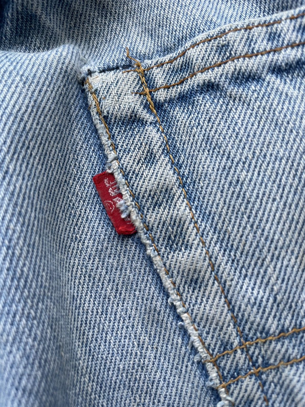 Levi's Vintage 80s Levi’s 505 distress top button 6 Size US 34 / EU 50 - 13 Thumbnail