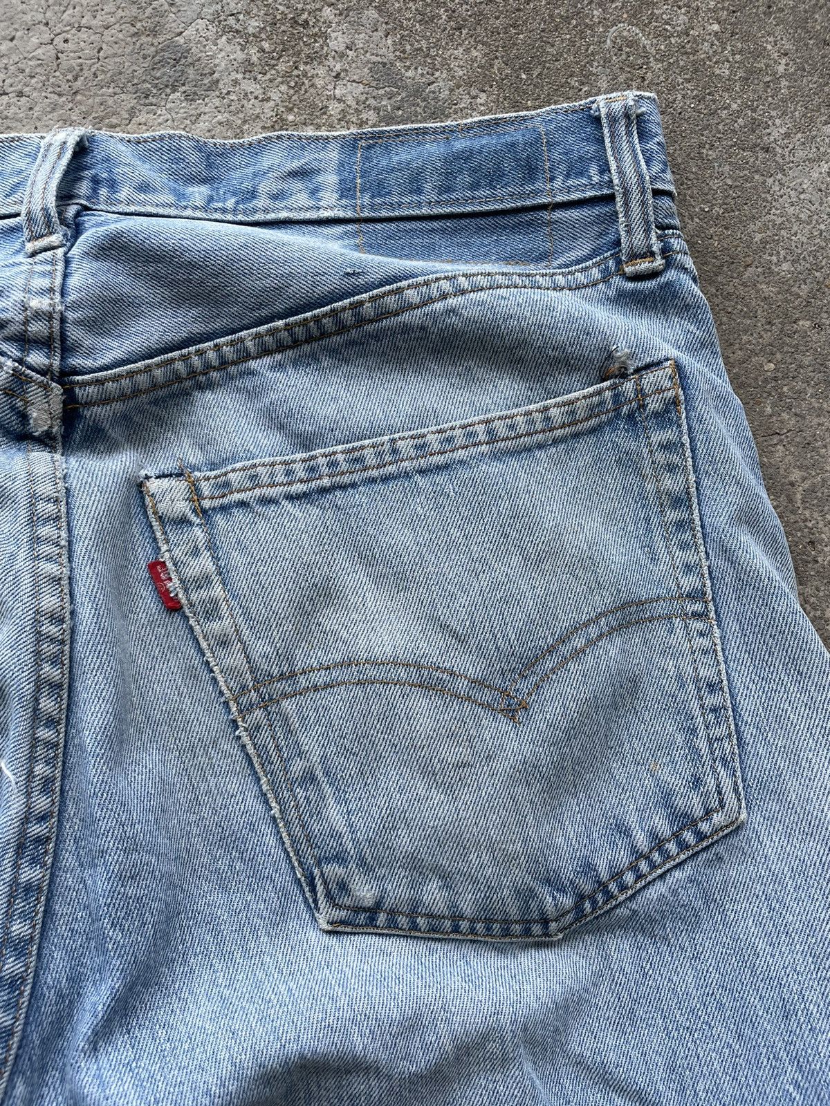 Levi's Vintage 80s Levi’s 505 distress top button 6 Size US 34 / EU 50 - 12 Thumbnail