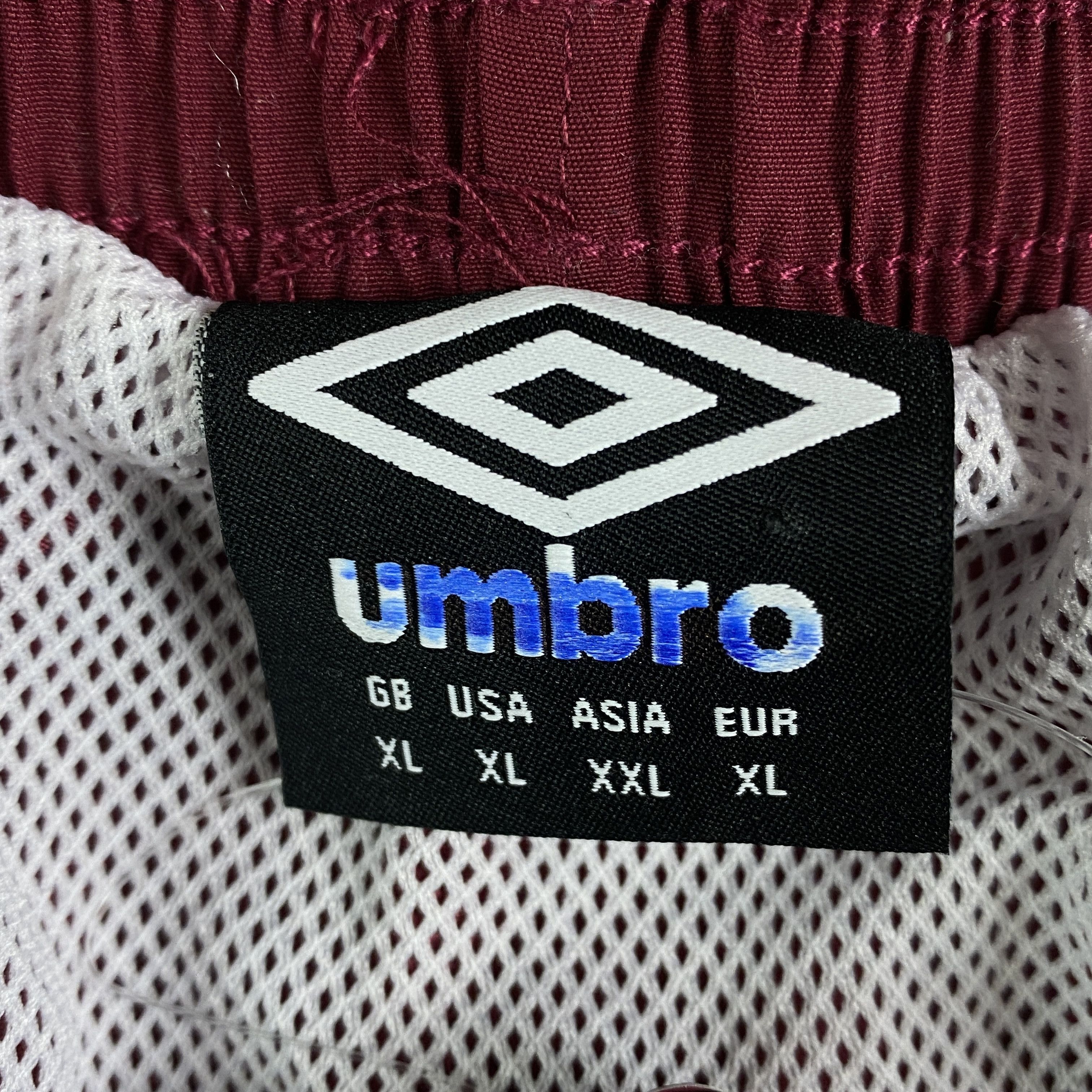 Umbro Mens Shorts Football Umbro Burnley Size XL Size US 36 / EU 52 - 4 Thumbnail