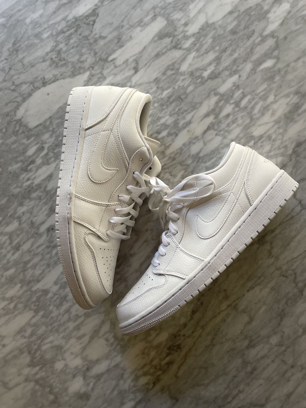 Jordan Brand Nike Air Jordan 1 Low Triple White 2019 Size 13 Size US 13 / EU 46 - 2 Thumbnail