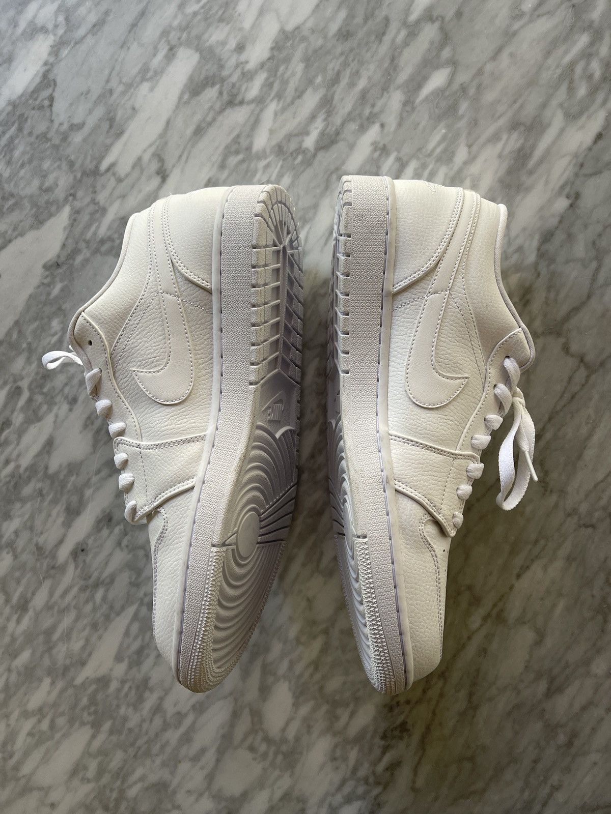 Jordan Brand Nike Air Jordan 1 Low Triple White 2019 Size 13 Size US 13 / EU 46 - 3 Thumbnail