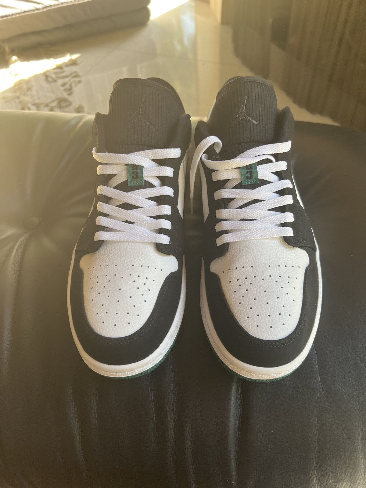 Nike Air Jordan 1 Low Mystic Green 2019 Size 14 Size US 13 / EU 46 - 2 Thumbnail