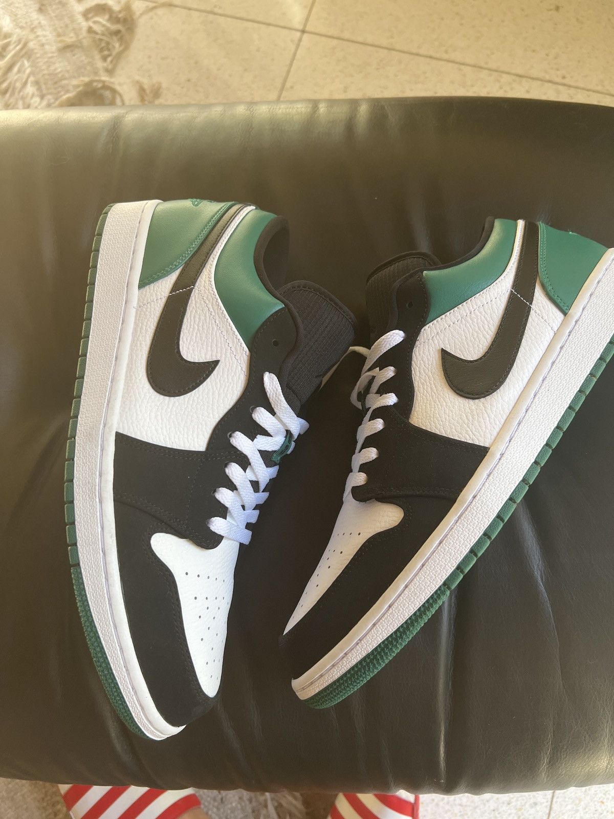 Nike Air Jordan 1 Low Mystic Green 2019 Size 14 Size US 13 / EU 46 - 3 Thumbnail