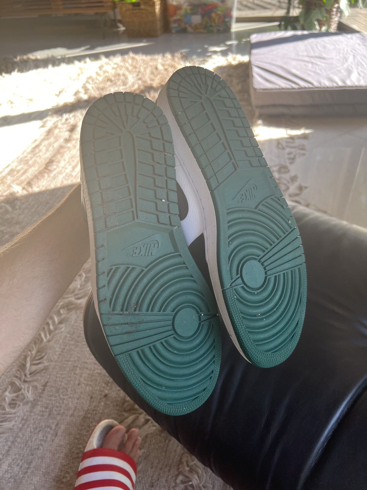 Nike Air Jordan 1 Low Mystic Green 2019 Size 14 Size US 13 / EU 46 - 6 Thumbnail
