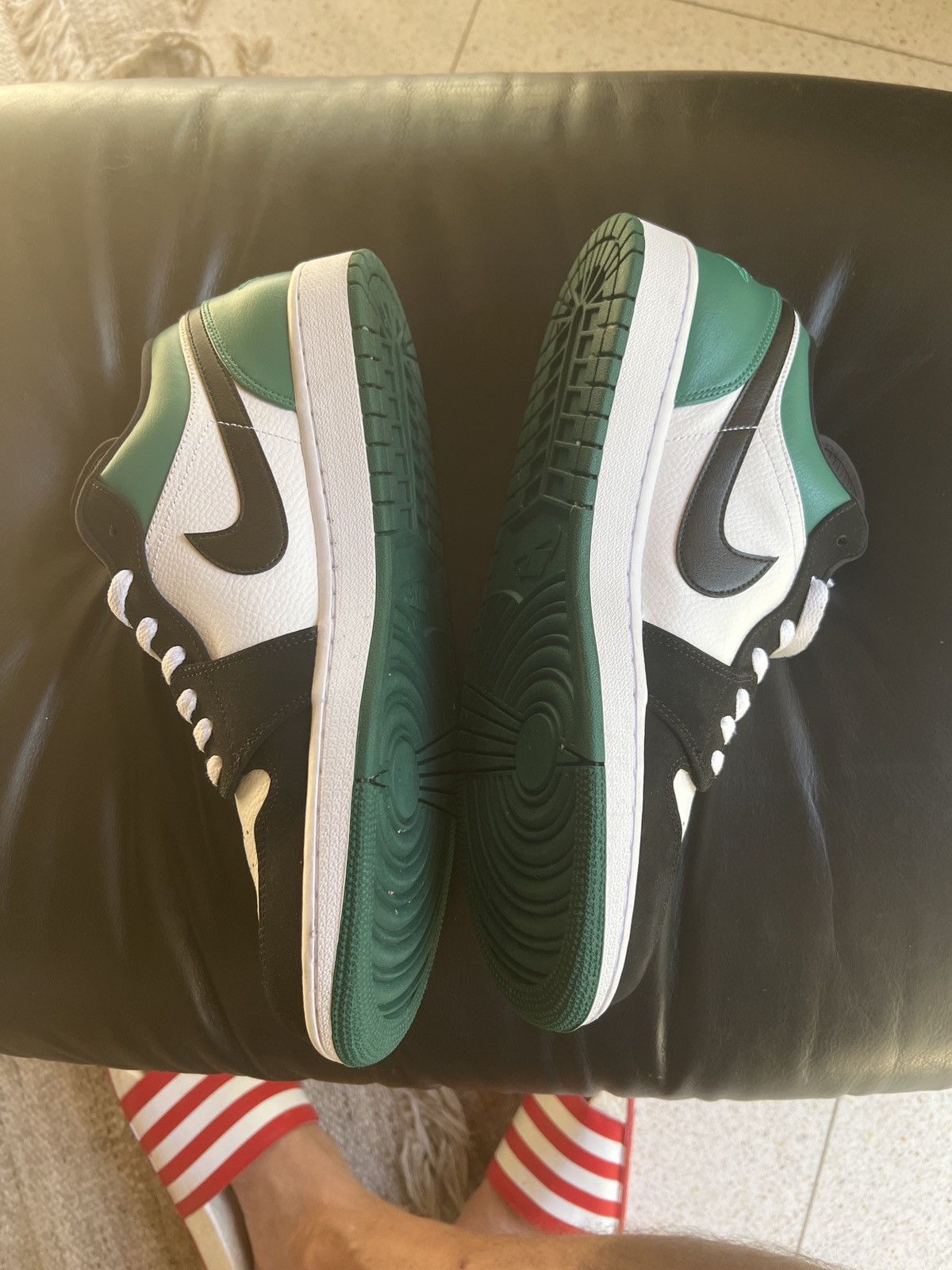 Nike Air Jordan 1 Low Mystic Green 2019 Size 14 Size US 13 / EU 46 - 4 Thumbnail