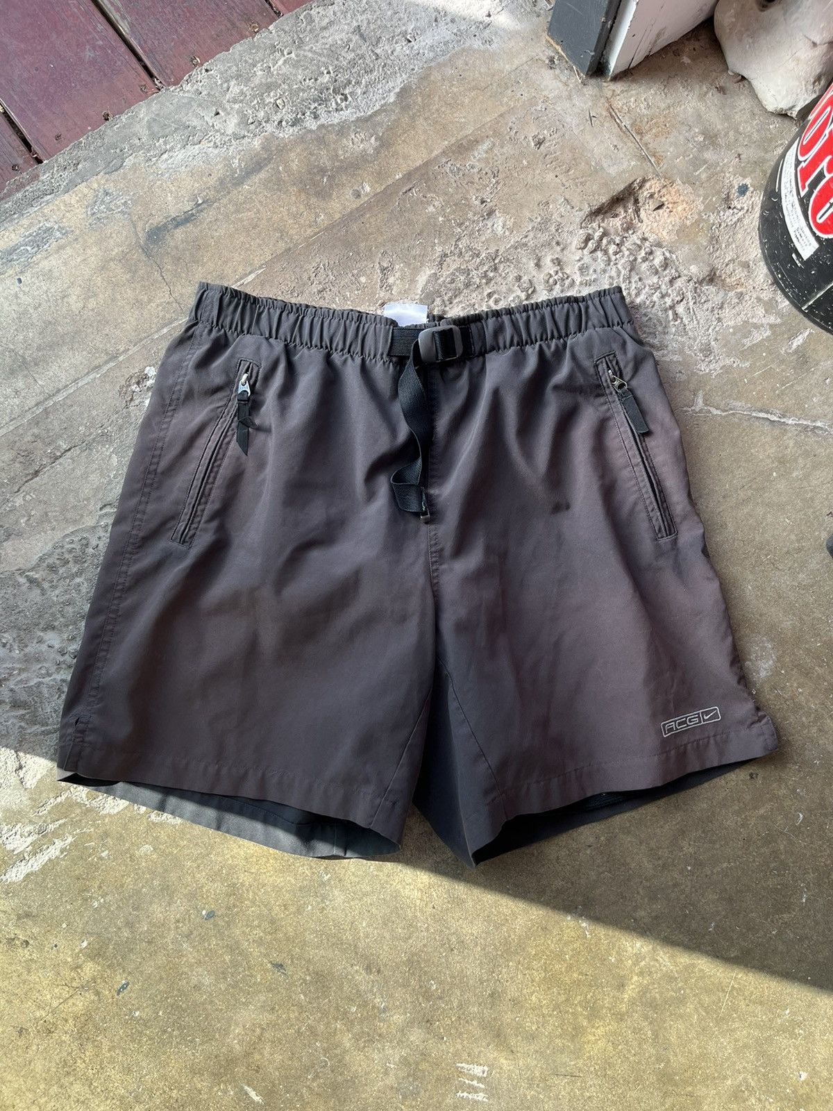 Vintage Vintage ‘00s Nike ACG essential shorts Grailed