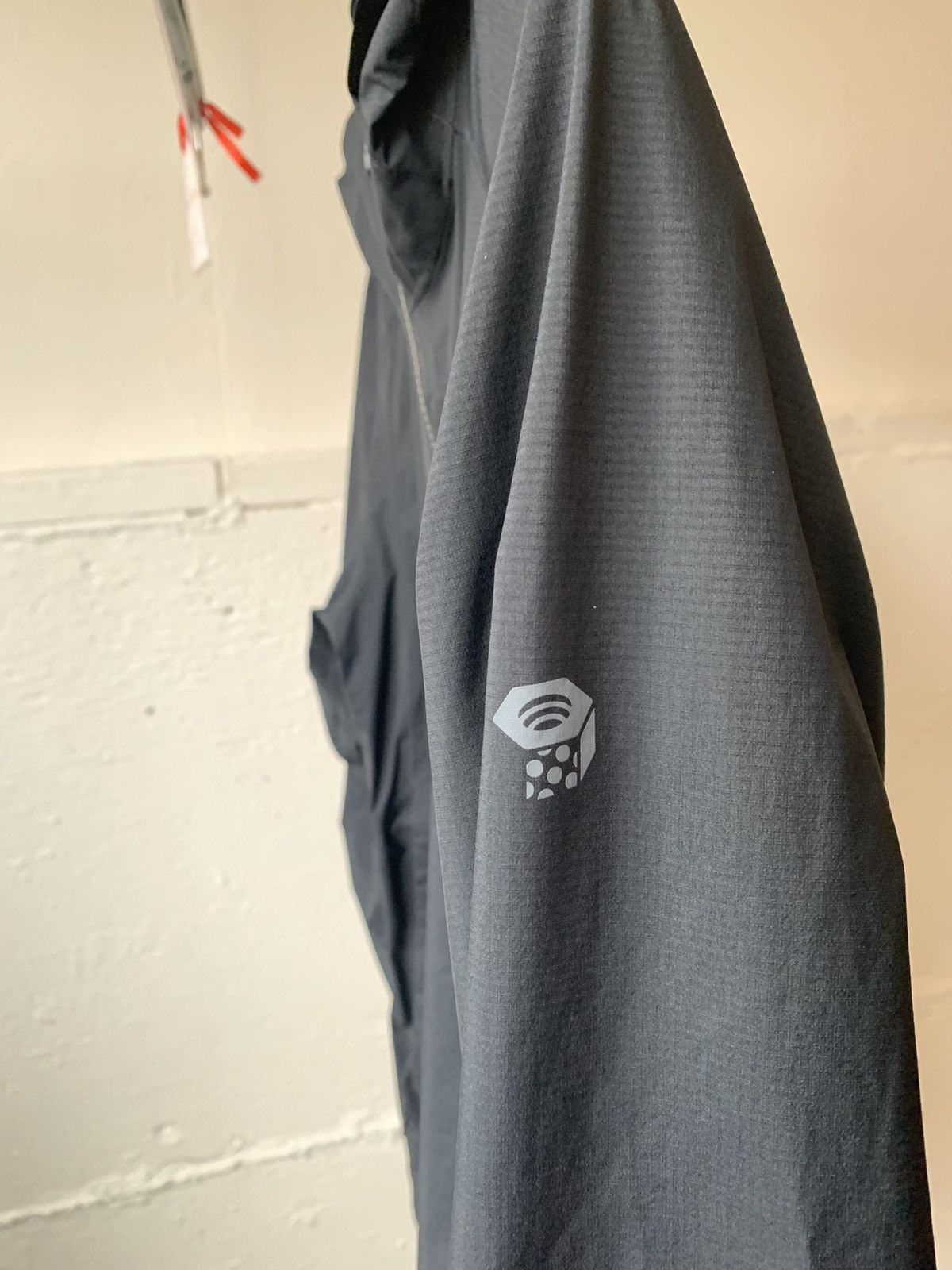 Mountain Hardwear Mountain Hardwear Black Zipper Shell Jacket Size US M / EU 48-50 / 2 - 2 Thumbnail
