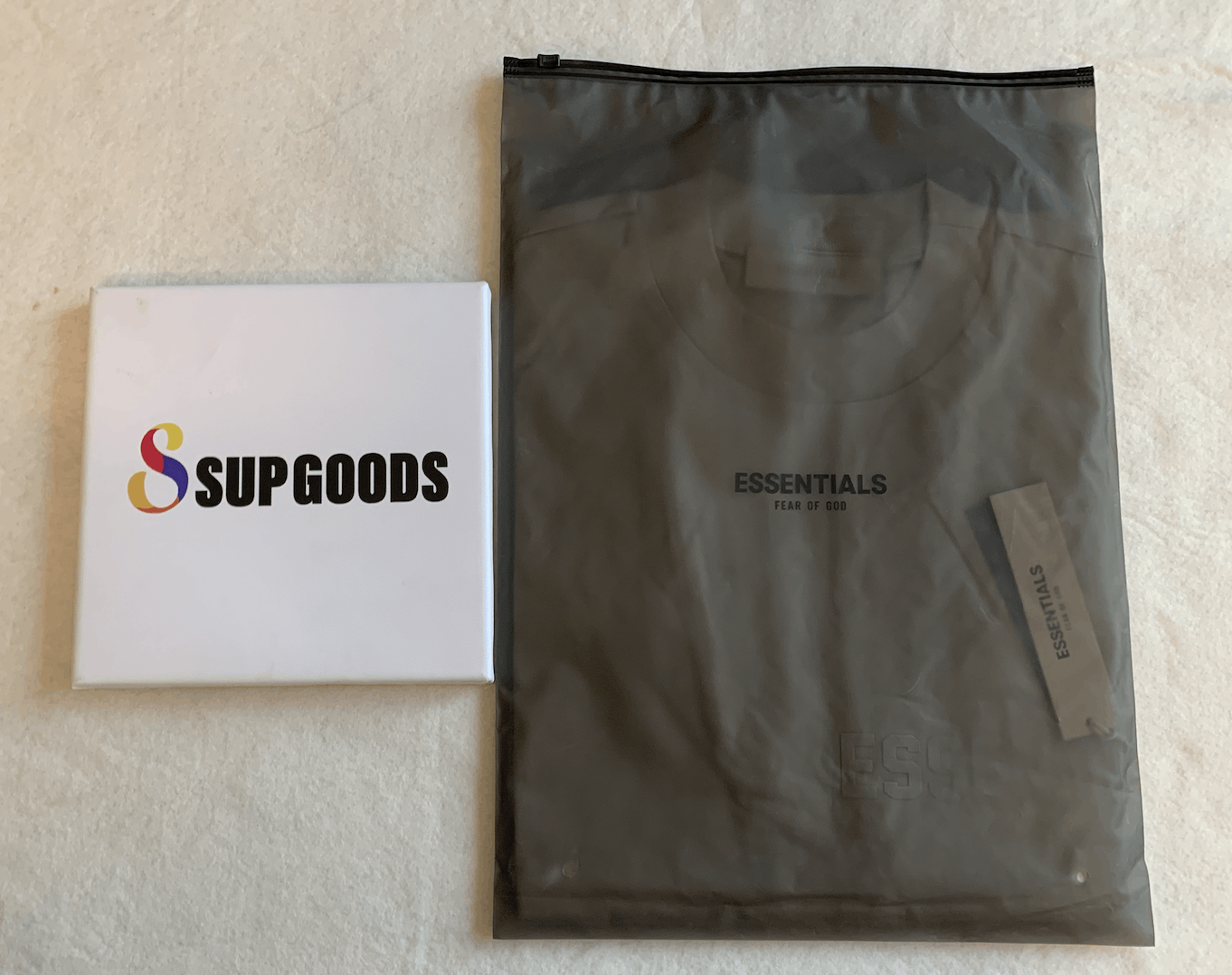 Fear of God 🔥🔥Fear of God Essentials T-shirt Smoke Size XXL Size US XXL / EU 58 / 5 - 5 Thumbnail