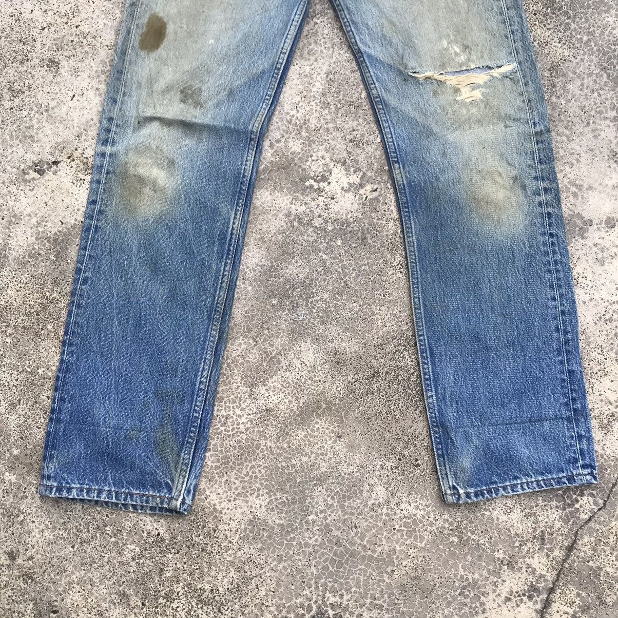 Levi's Vintage Levi’s 501 Dirty Faded Blue Wash Buttonfly Jeans Size US 32 / EU 48 - 3 Thumbnail