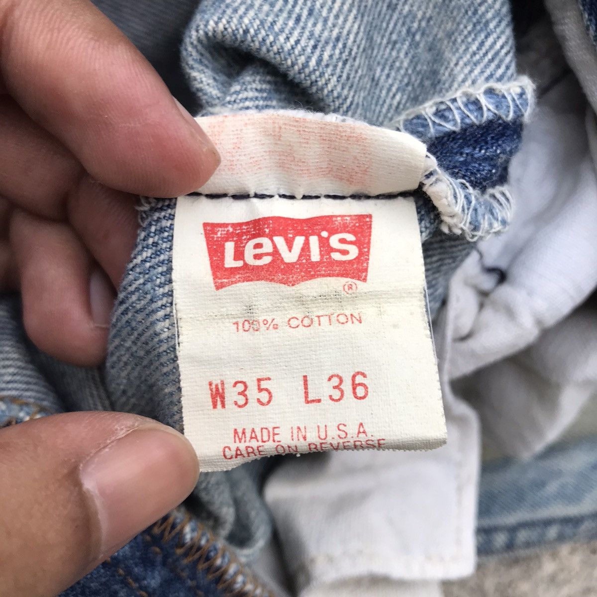 Levi's Vintage Levi’s 501 Dirty Faded Blue Wash Buttonfly Jeans Size US 32 / EU 48 - 16 Thumbnail