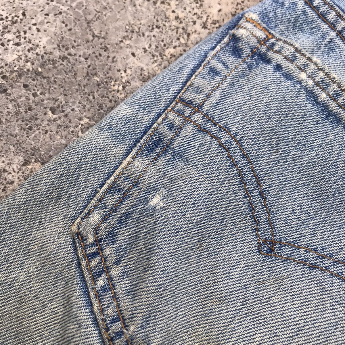 Levi's Vintage Levi’s 501 Dirty Faded Blue Wash Buttonfly Jeans Size US 32 / EU 48 - 8 Thumbnail
