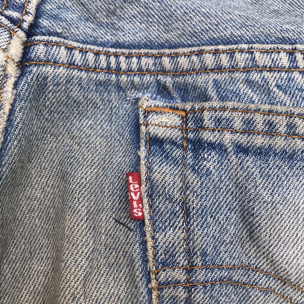 Levi's Vintage Levi’s 501 Dirty Faded Blue Wash Buttonfly Jeans Size US 32 / EU 48 - 19 Thumbnail