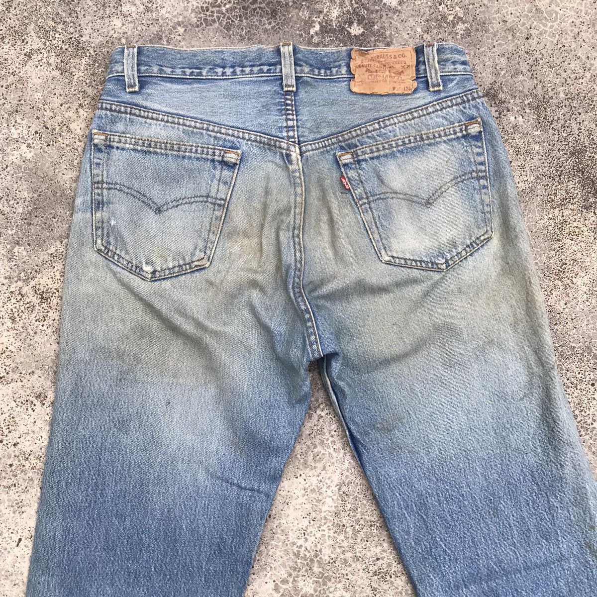Levi's Vintage Levi’s 501 Dirty Faded Blue Wash Buttonfly Jeans Size US 32 / EU 48 - 20 Thumbnail