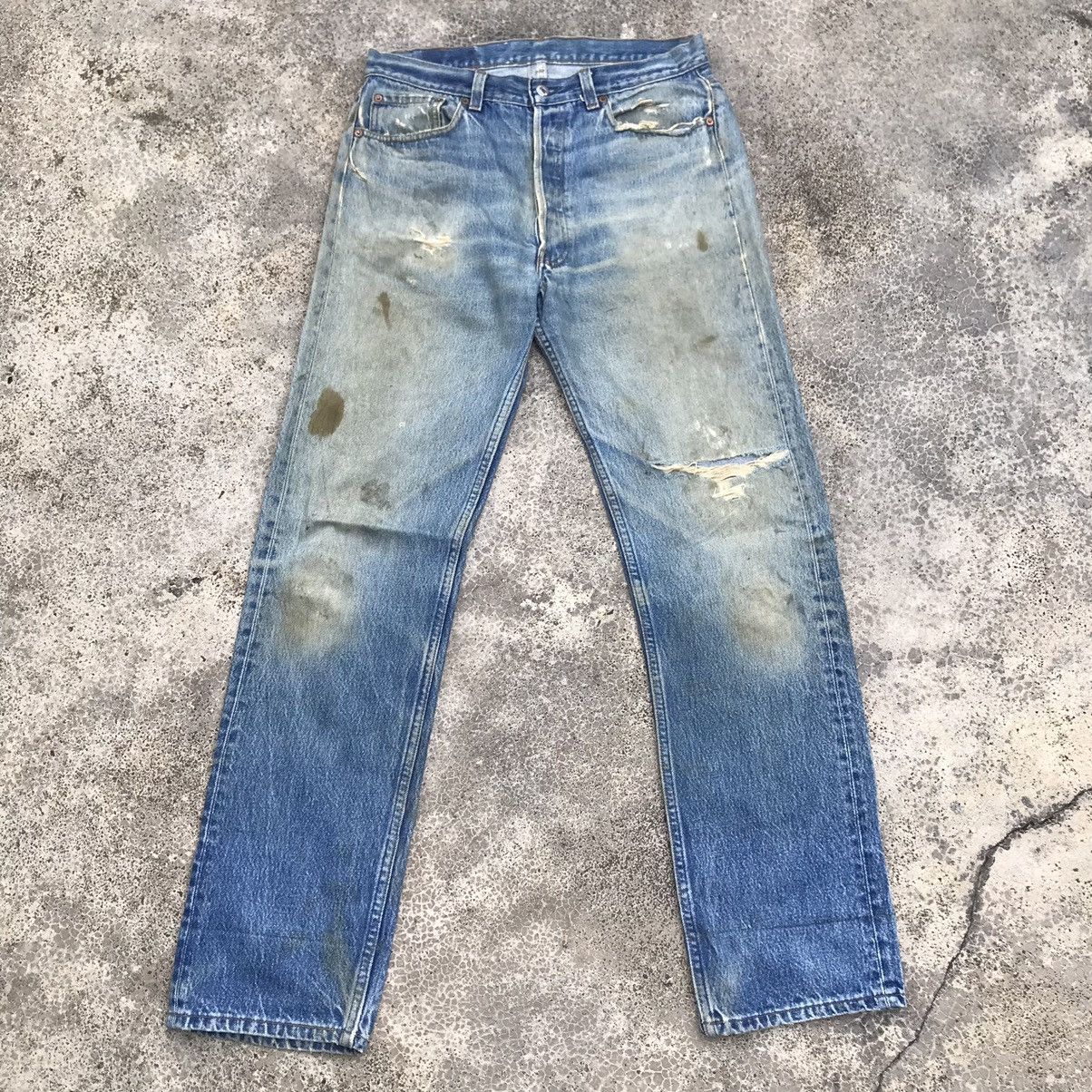 Levi's Vintage Levi’s 501 Dirty Faded Blue Wash Buttonfly Jeans Size US 32 / EU 48 - 1 Thumbnail