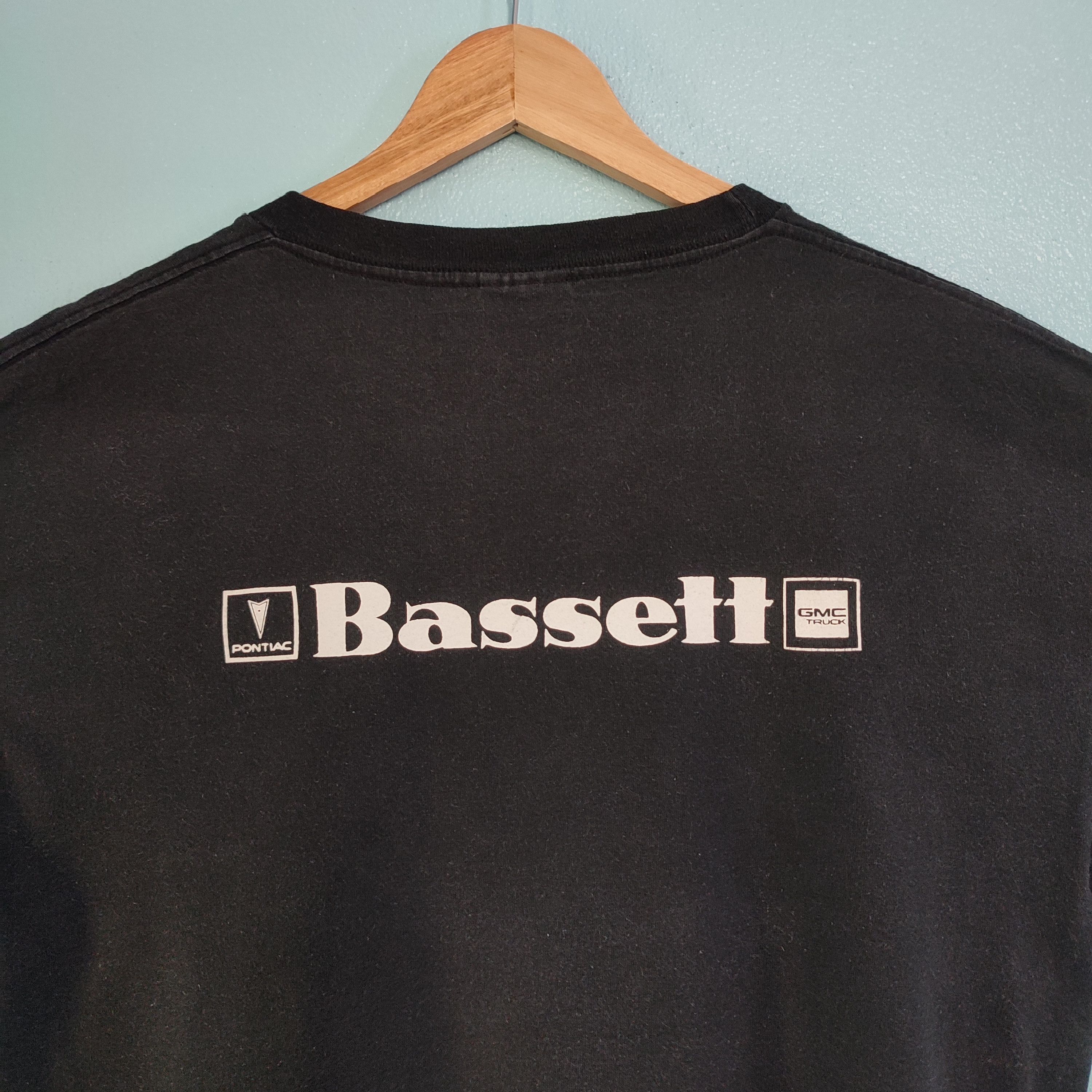 Japanese Brand × Vintage BASSETT 2004 Grand Prix Racing Vintage Tshirt Size US L / EU 52-54 / 3 - 3 Thumbnail