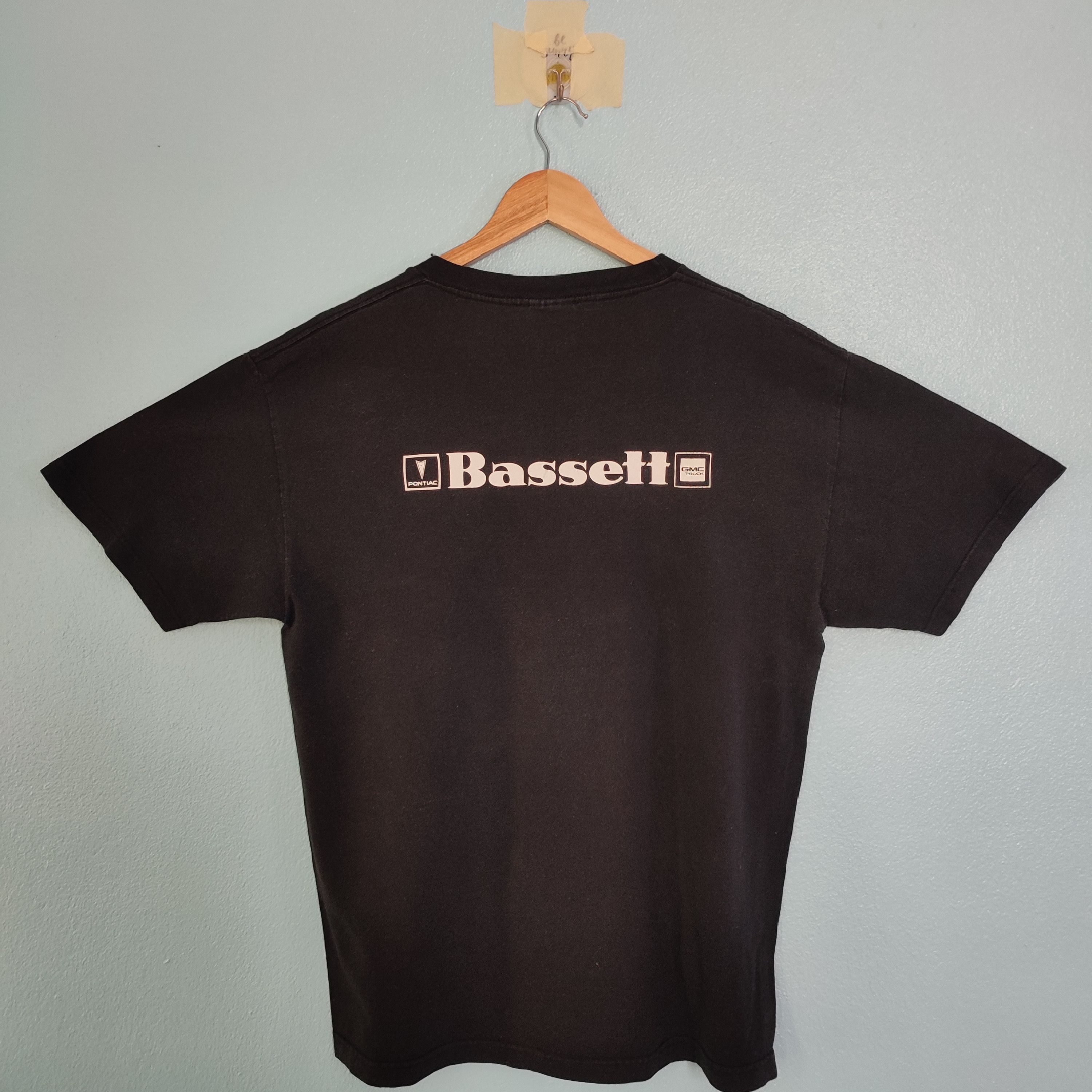 Japanese Brand × Vintage BASSETT 2004 Grand Prix Racing Vintage Tshirt Size US L / EU 52-54 / 3 - 4 Thumbnail