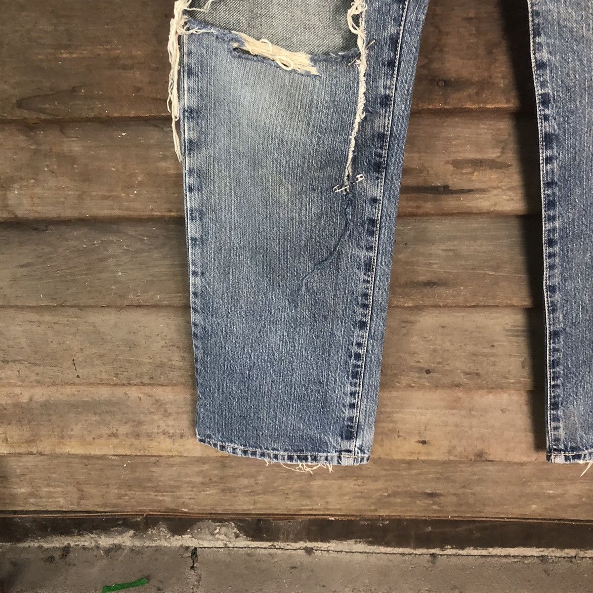 Japanese Brand DLS Japanese Brand Denim Distressed Denim Pants #BB548 Size US 32 / EU 48 - 7 Thumbnail
