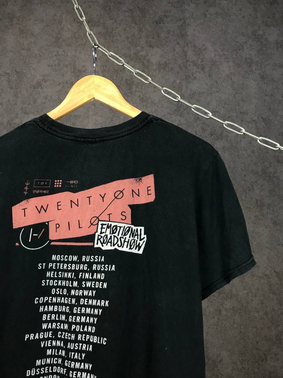 Band Tees × Vintage Twenty One pilots vintage rock band tour tee Size US L / EU 52-54 / 3 - 4 Thumbnail