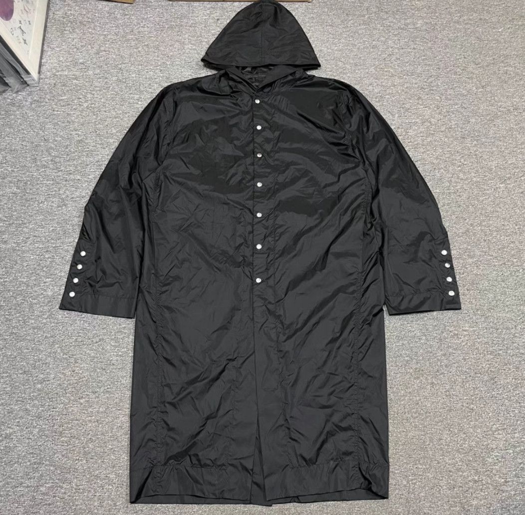 Rick Owens リックオウエンス HOODED TRENCH COAT Hooded Raincoat in Black – SVRN