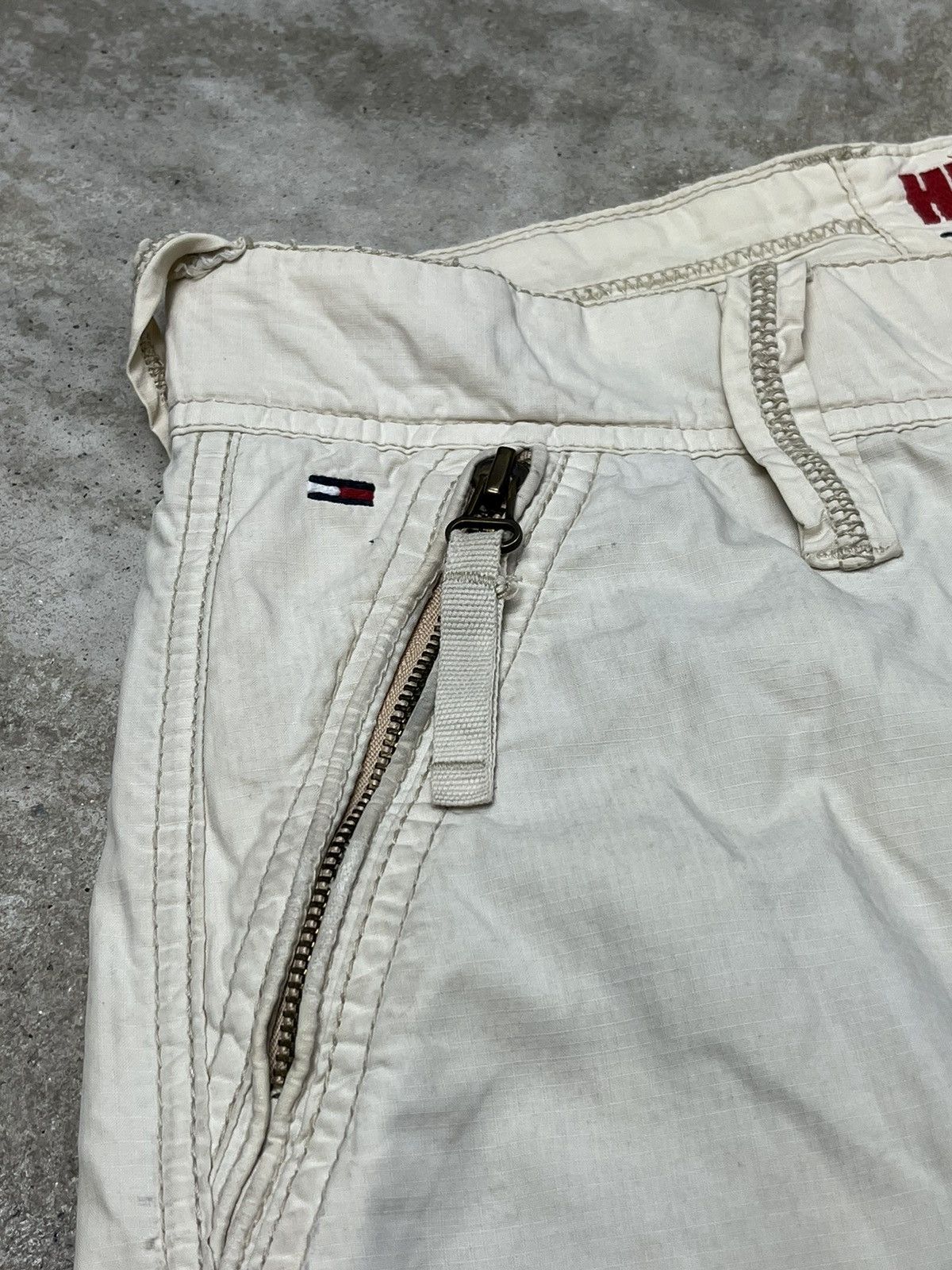 Tommy Hilfiger 1990s MULTIPOCKET TOMMY HILFIGER BONDAGE CARGO PANTS - 3174 Size US 32 / EU 48 - 6 Thumbnail