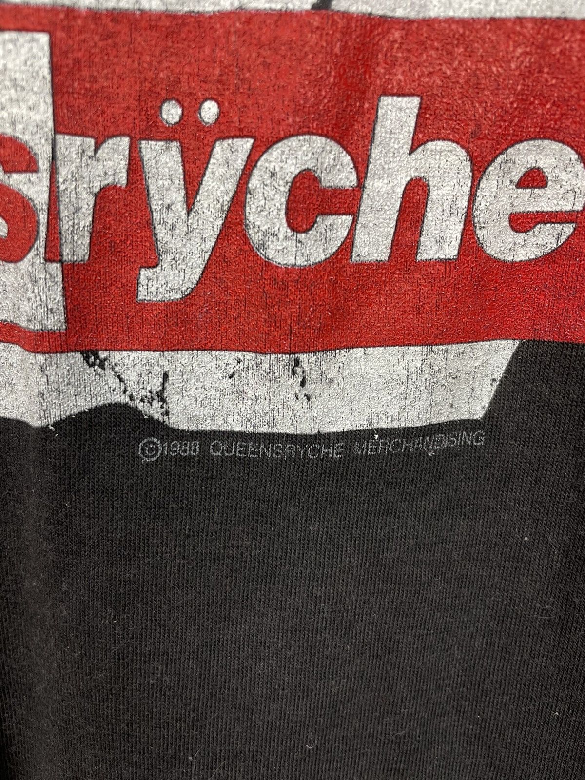 Band Tees Vintage 80s Queensrÿche Revolution Calling rock band t shirt Size US L / EU 52-54 / 3 - 6 Thumbnail