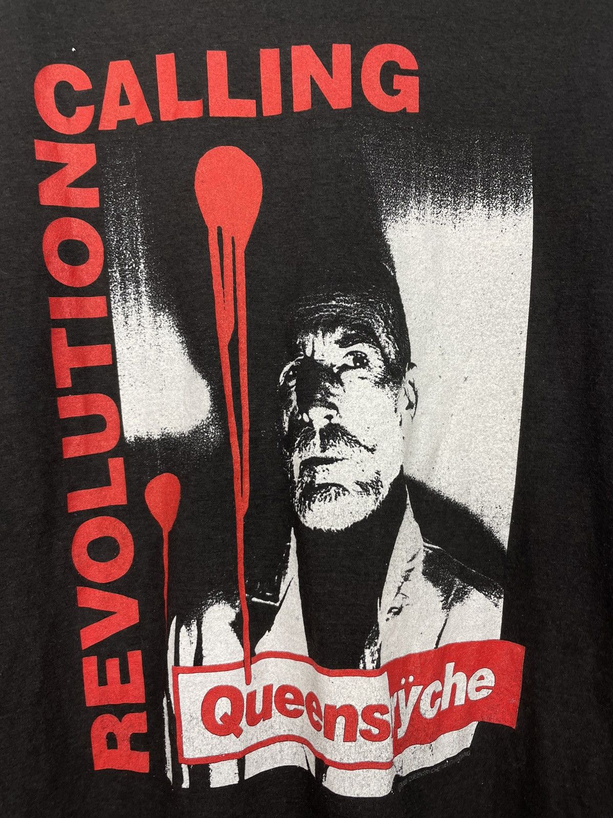 Band Tees Vintage 80s Queensrÿche Revolution Calling rock band t shirt Size US L / EU 52-54 / 3 - 4 Thumbnail