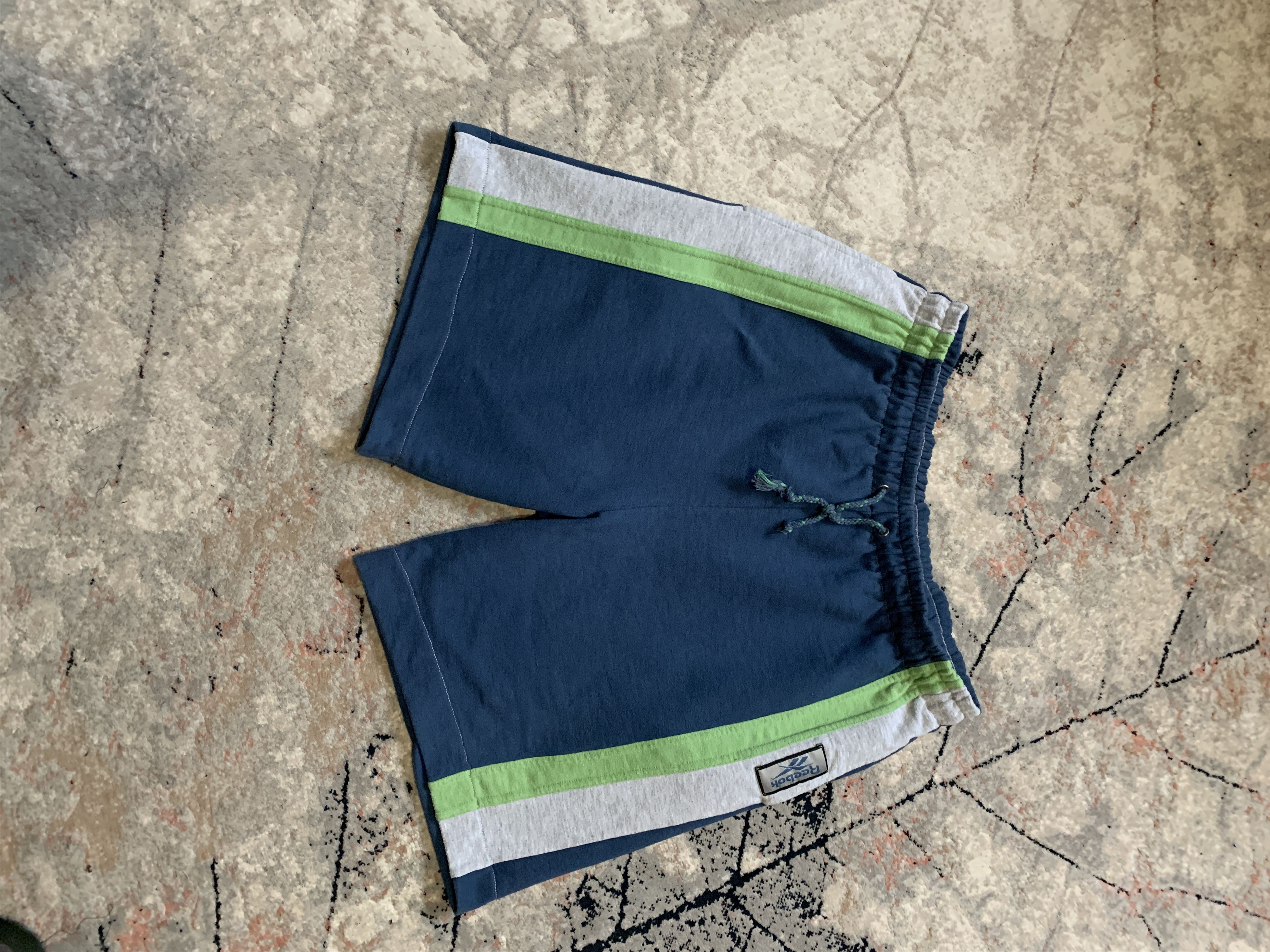 Reebok Reebok Vintage Shorts Size US 34 / EU 50 - 2 Thumbnail