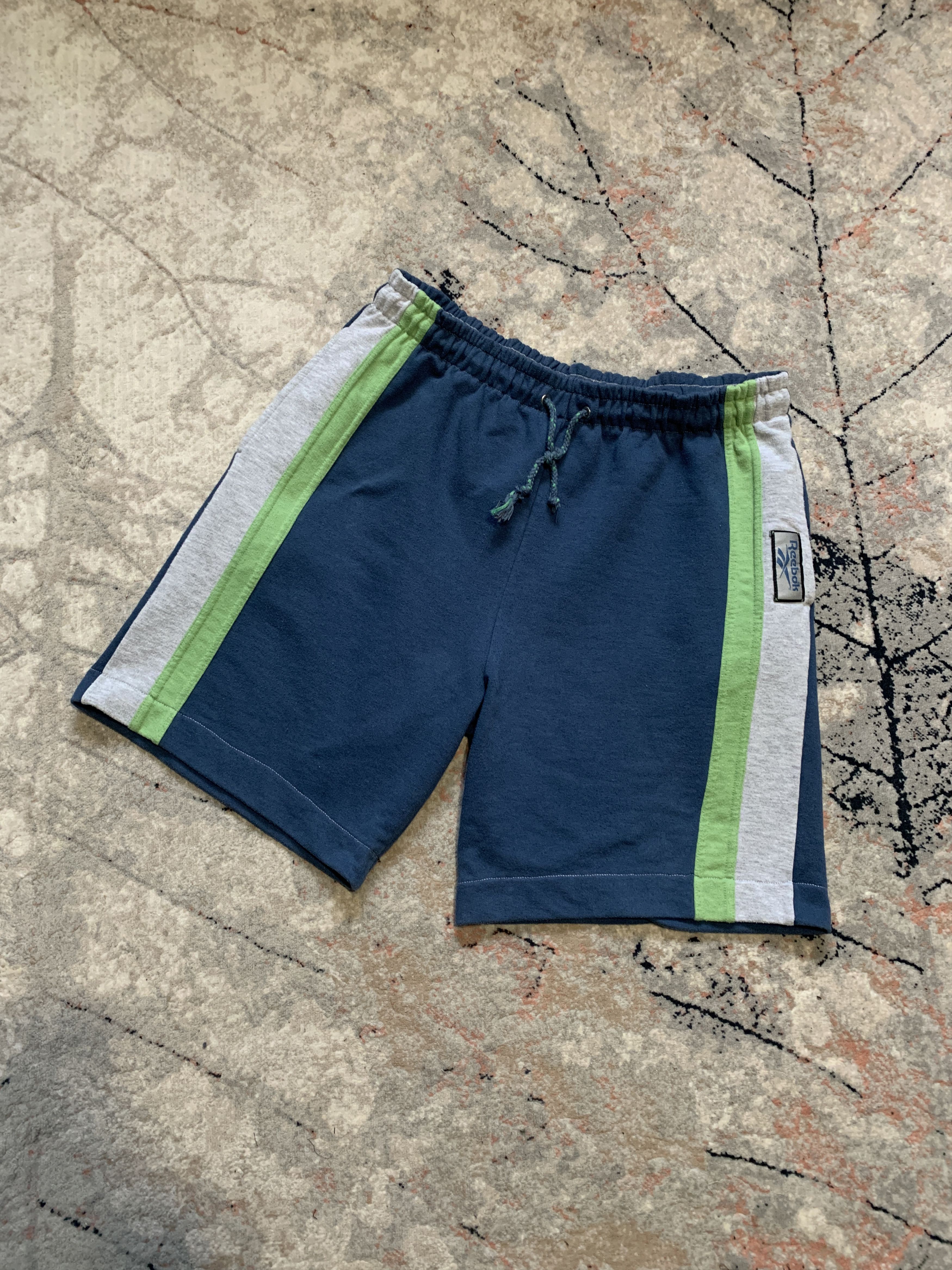Reebok Reebok Vintage Shorts Size US 34 / EU 50 - 1 Thumbnail