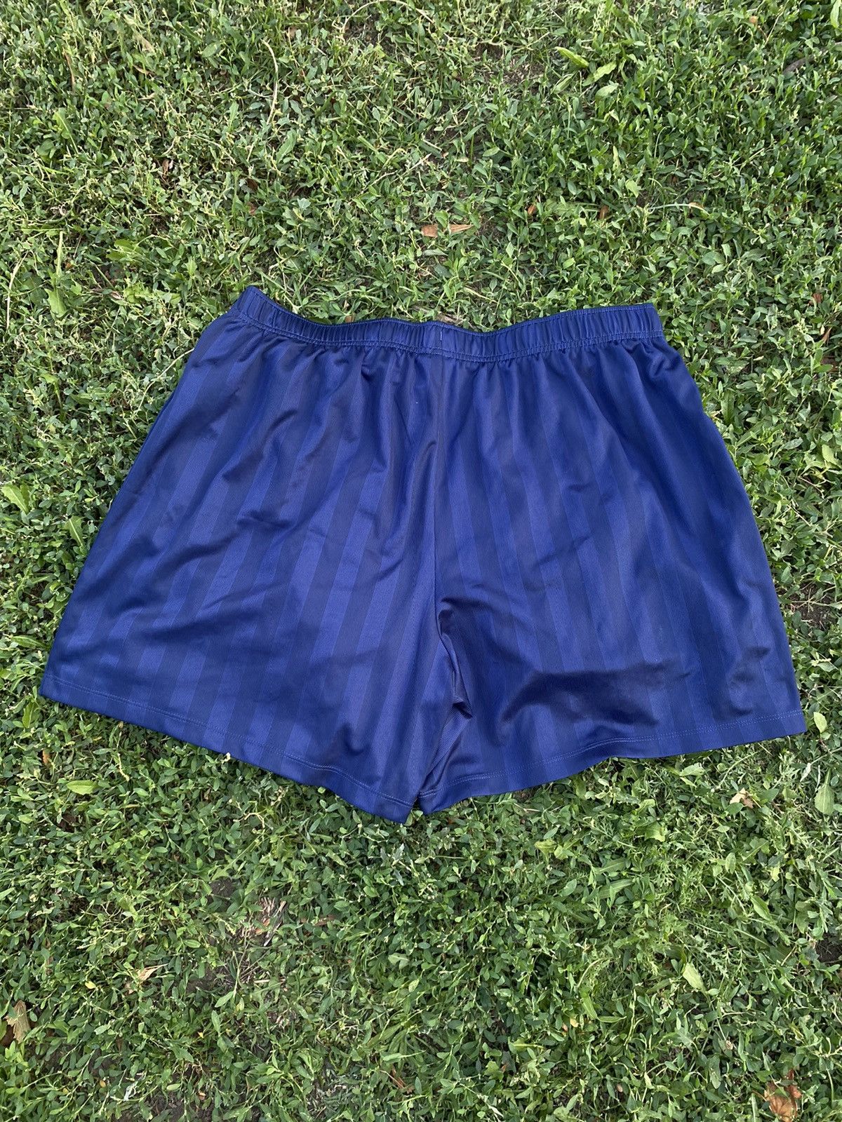 Nike Vintage Nike shorts streetwear y2k swoosh casual size XXL Size US 38 / EU 54 - 3 Thumbnail