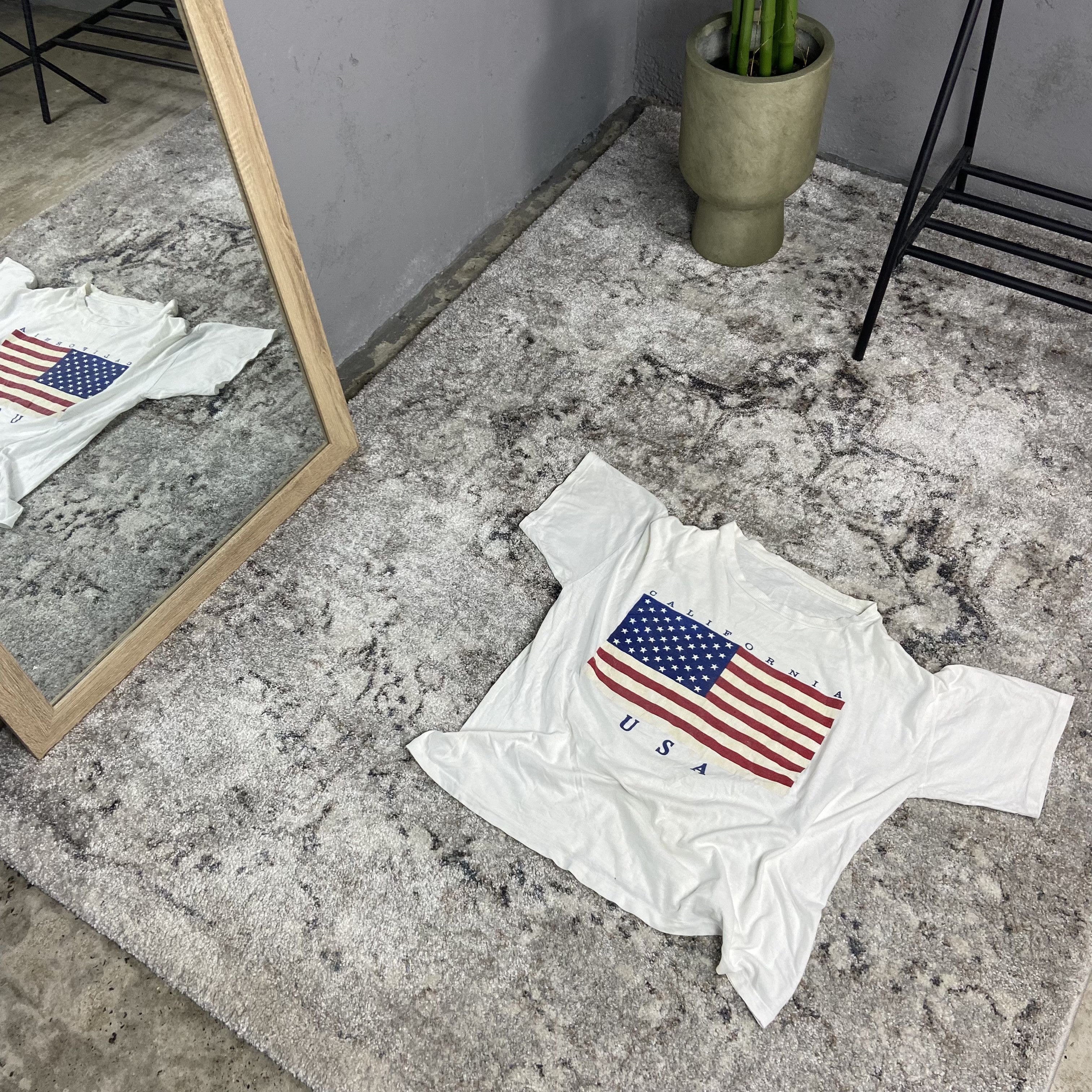 Vintage 1980s CALLIFORNIA USA SINGLE STITCHED RARE BOXY TEE - № 490 Size US L / EU 52-54 / 3 - 4 Thumbnail