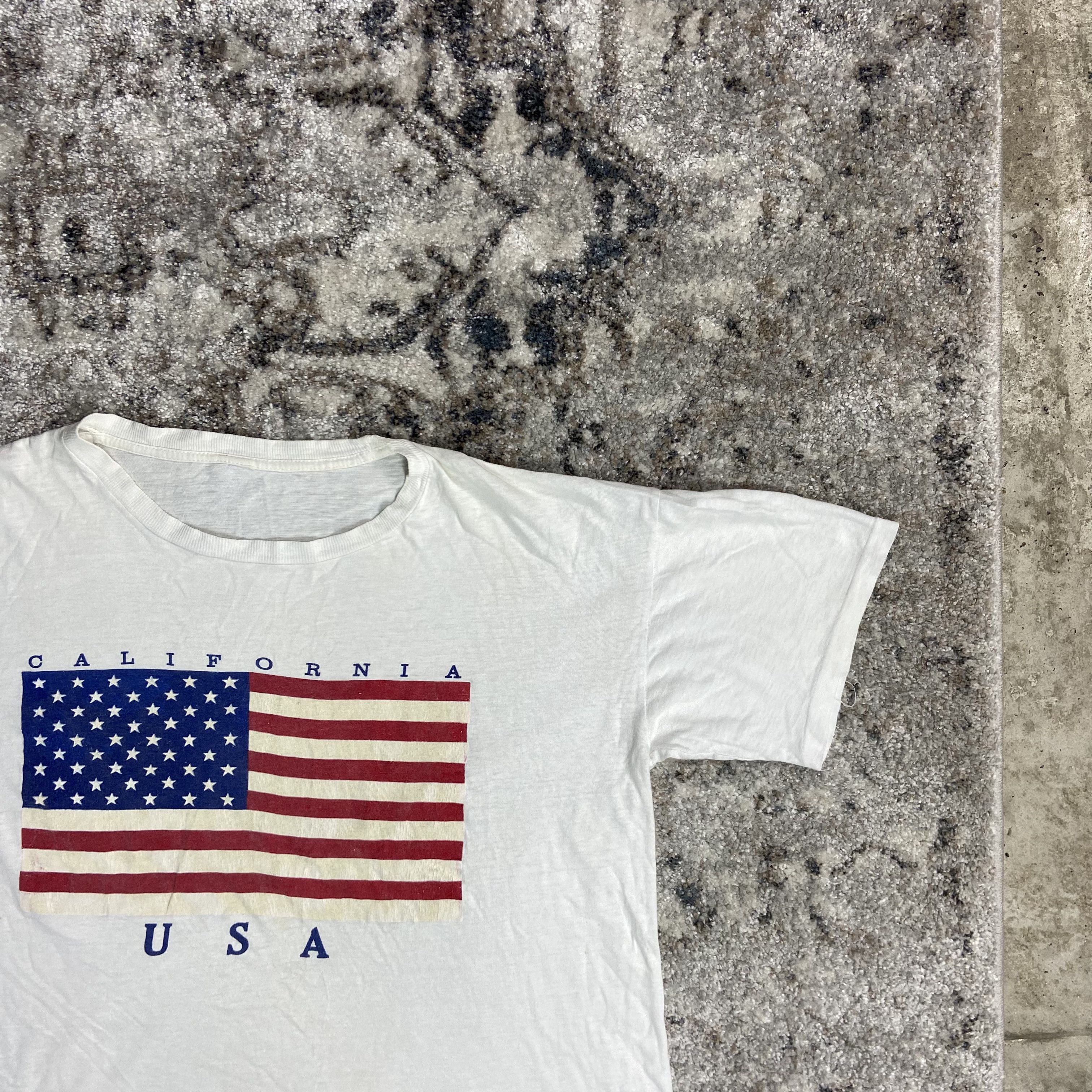 Vintage 1980s CALLIFORNIA USA SINGLE STITCHED RARE BOXY TEE - № 490 Size US L / EU 52-54 / 3 - 6 Thumbnail