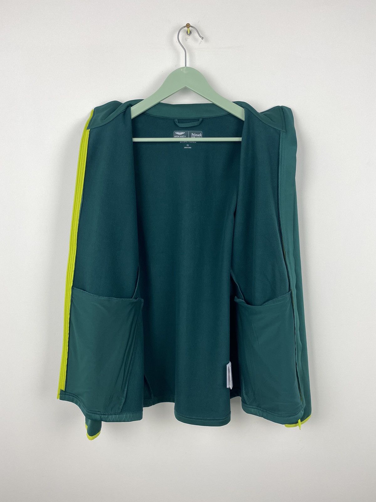 Vintage Aston Martin Formula One Team Racing Jacket Ferrari Mercedes Size US M / EU 48-50 / 2 - 10 Thumbnail