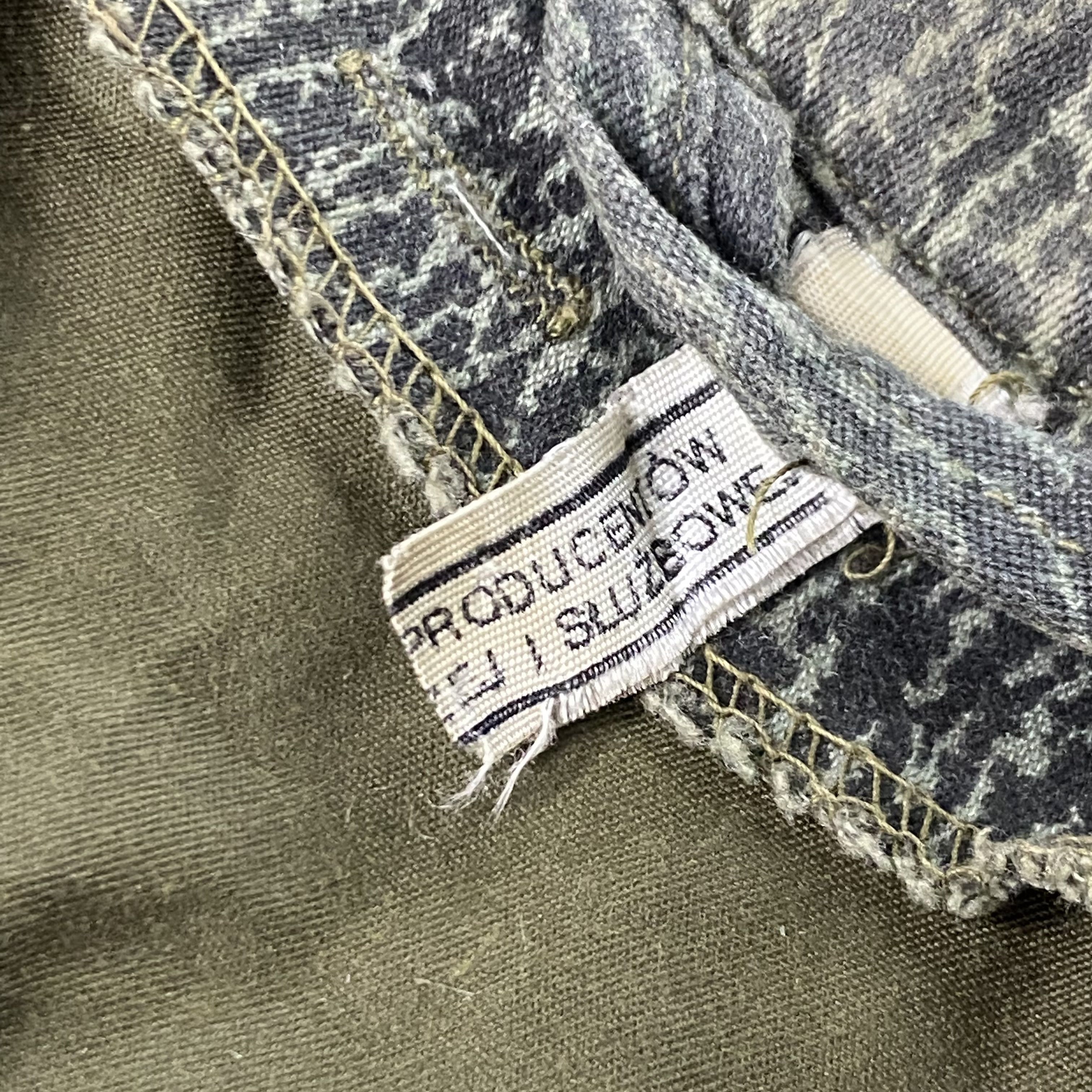 Vintage SWAMP CAMO 1990s RARE TACTICAL BONDAGE JACKET - № 2223 Size US L / EU 52-54 / 3 - 6 Thumbnail