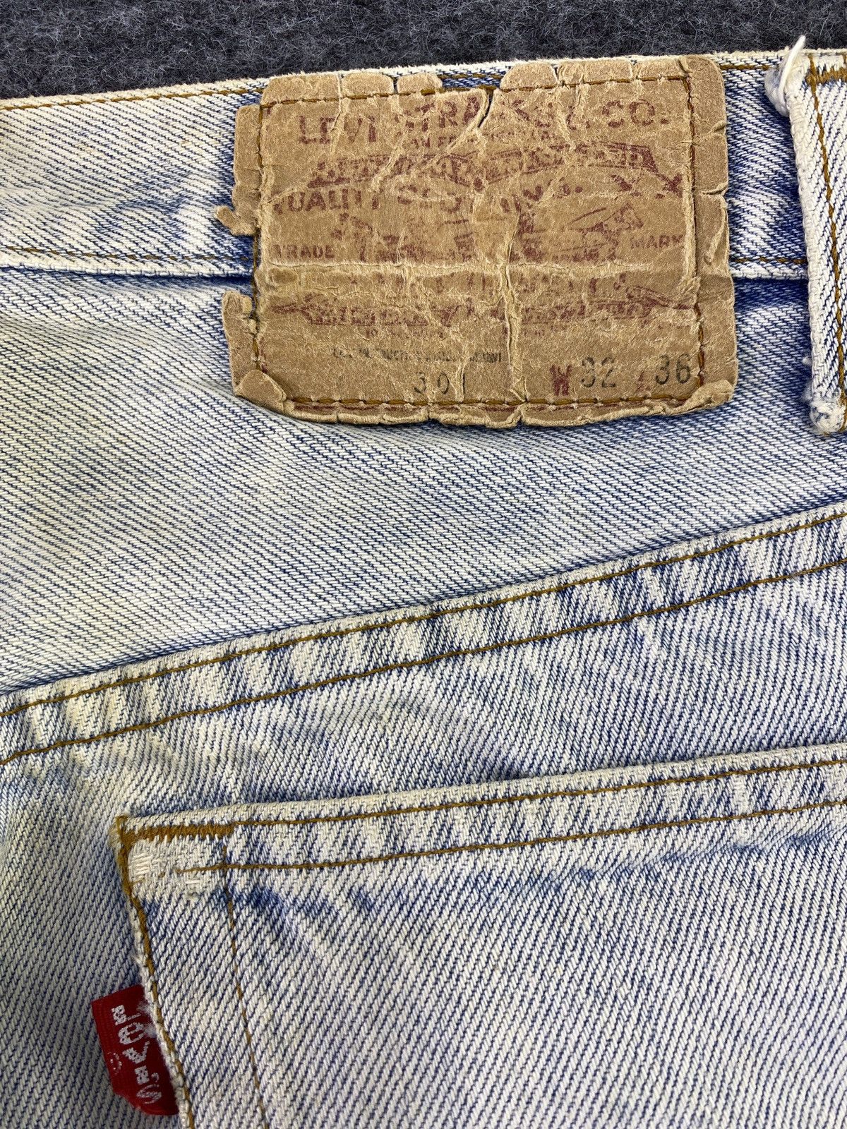 Jean × Levi's × Vintage VINTAGE 80s 501 JEANS DISTRESSED BLUE WASH - JK02 Size US 32 / EU 48 - 9 Thumbnail