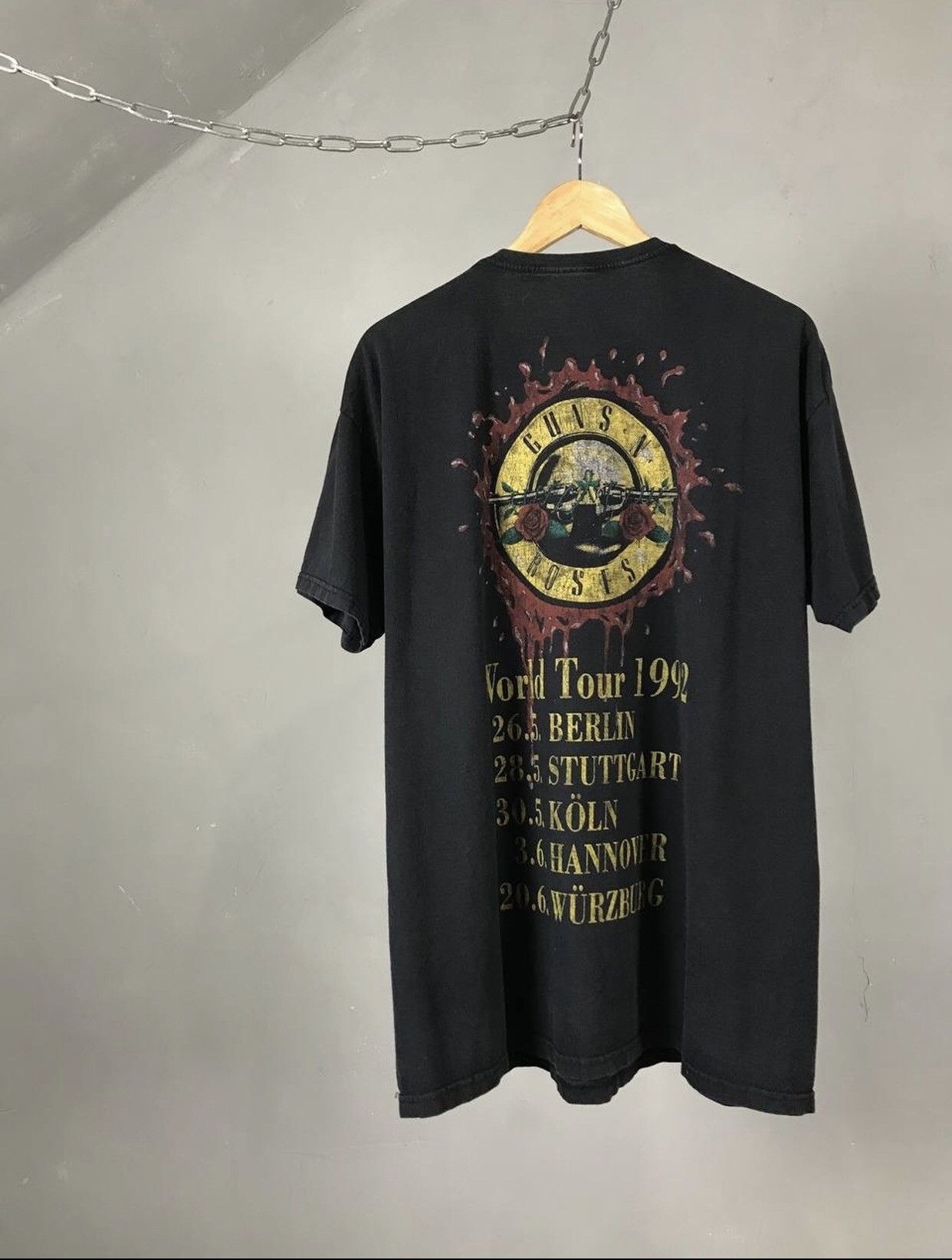 Band Tees × Guns N' Roses × Vintage Guns N Roses Vintage Rock Band Tour Tee Size US XXL / EU 58 / 5 - 2 Thumbnail