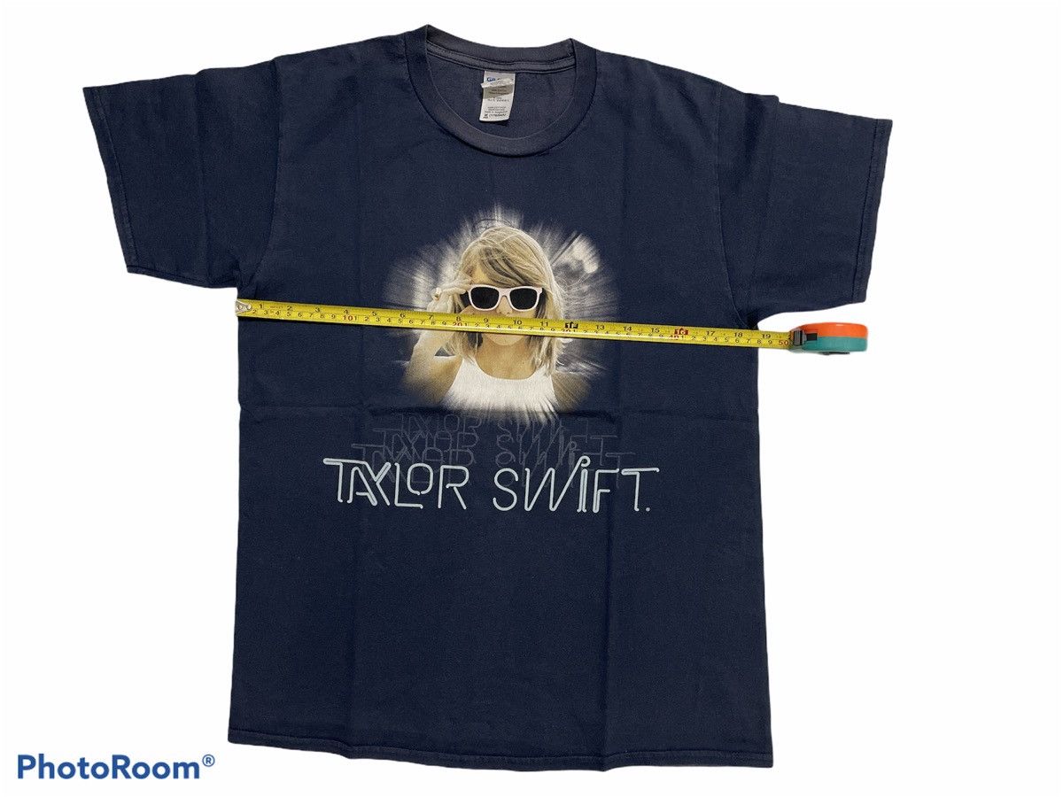 Other Taylor Swift Tour Tshirt Size US M / EU 48-50 / 2 - 6 Thumbnail