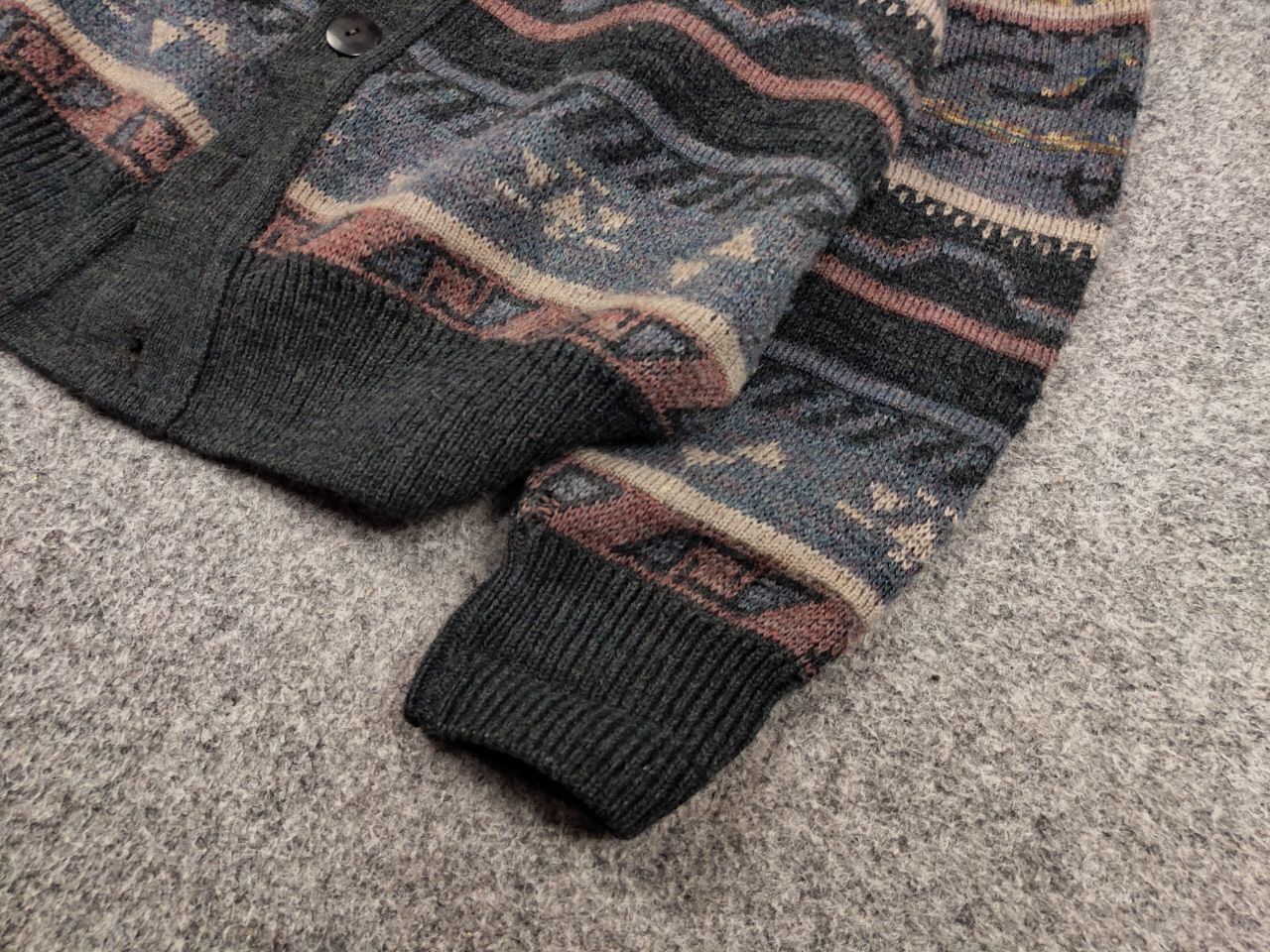 Japanese Brand Vintage 90's Japanese Patterned Cardigan Knitted Sweater Size US M / EU 48-50 / 2 - 5 Thumbnail
